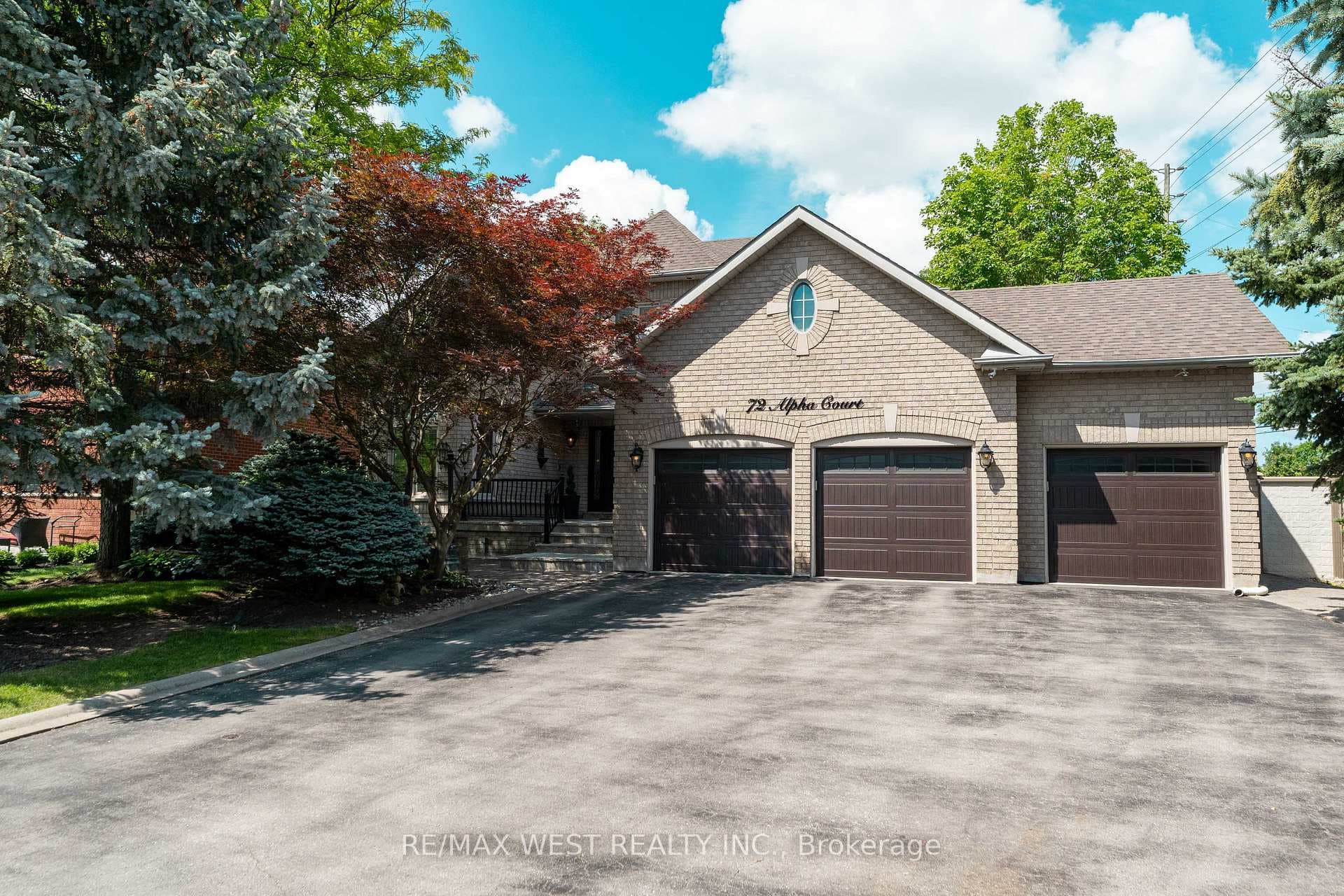 72 Alpha Court photo 1