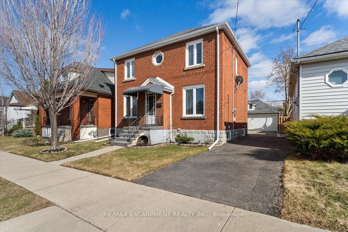370 Paling Avenue photo 1