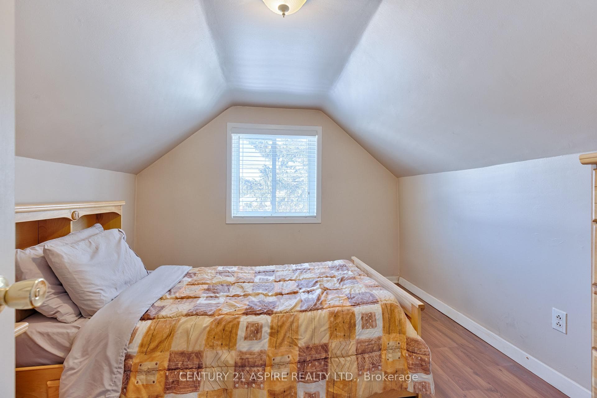 519 Norman Street photo 23