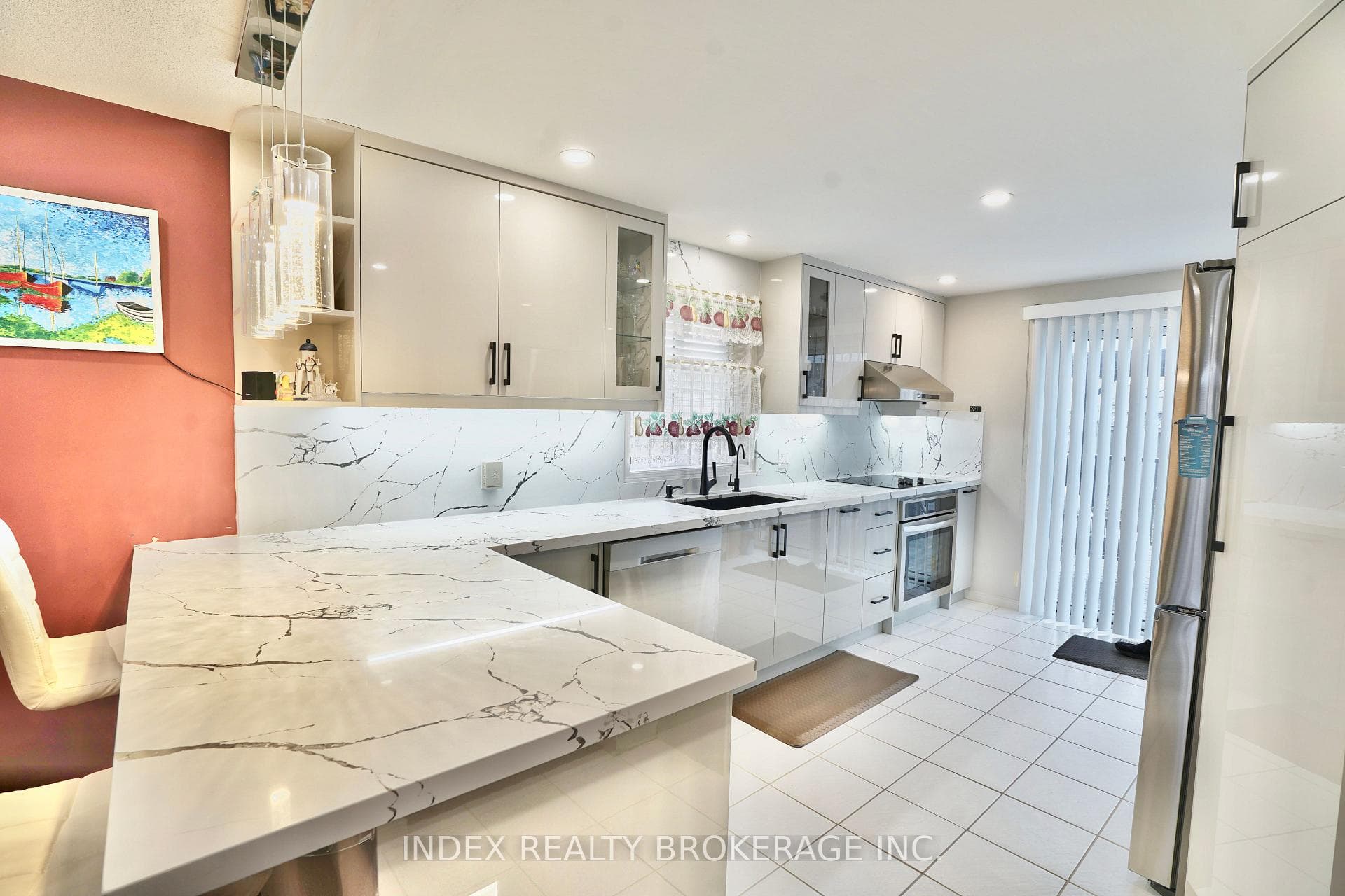 18 Girdwood Drive photo 2