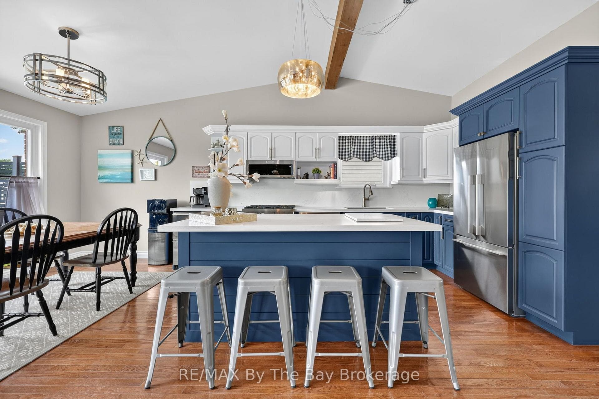 1434 RIVER Road photo 6