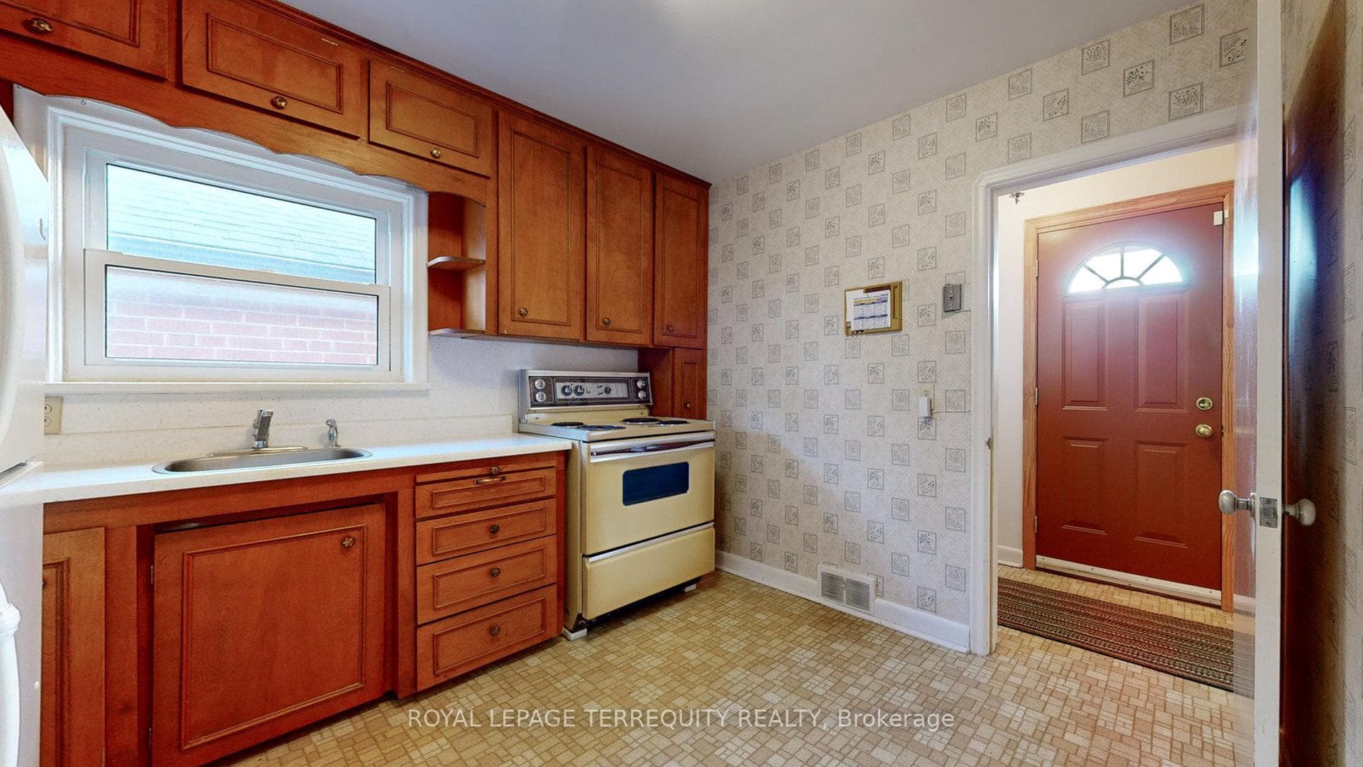 6 Deakin Avenue photo 7