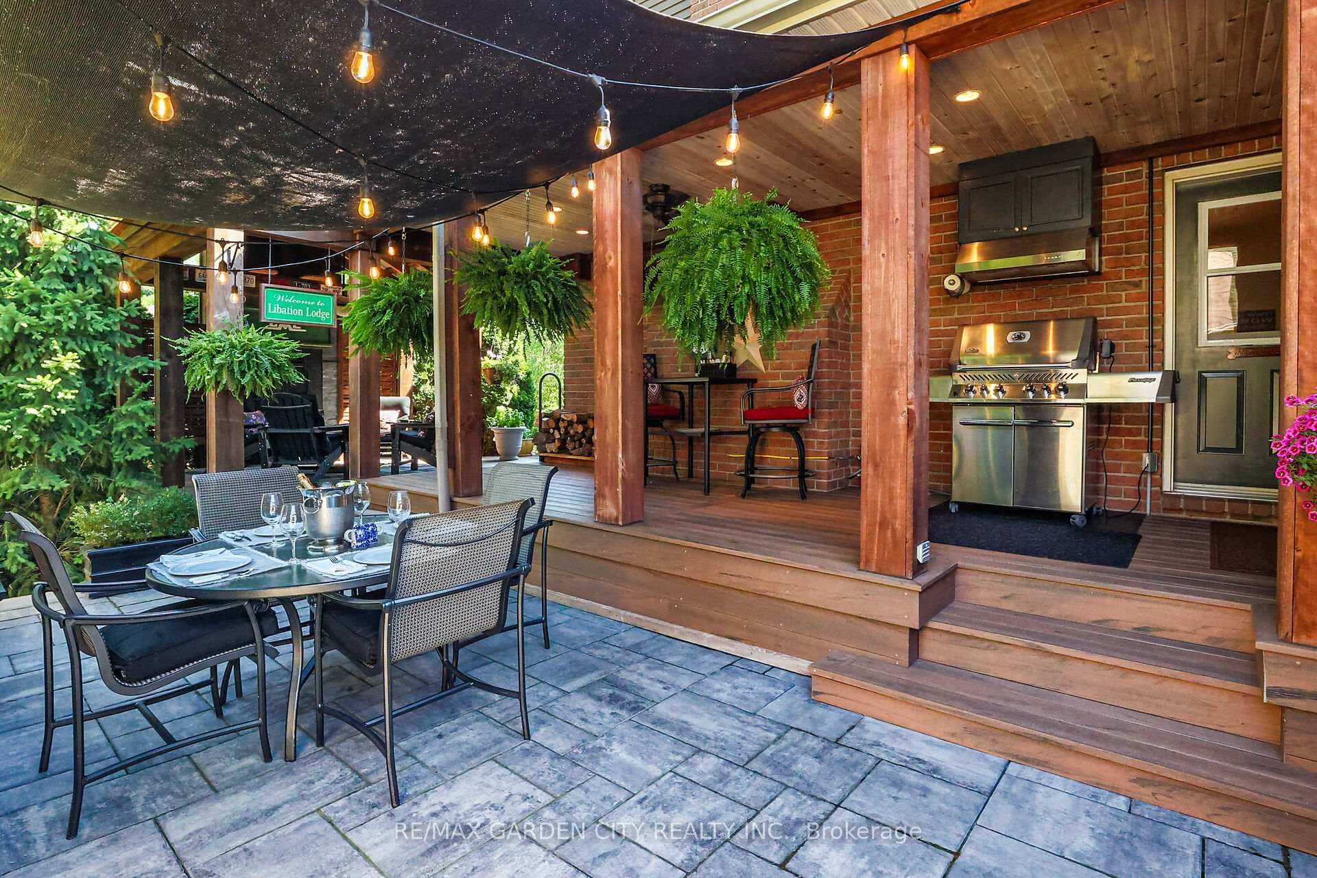 Outdoor dining space
