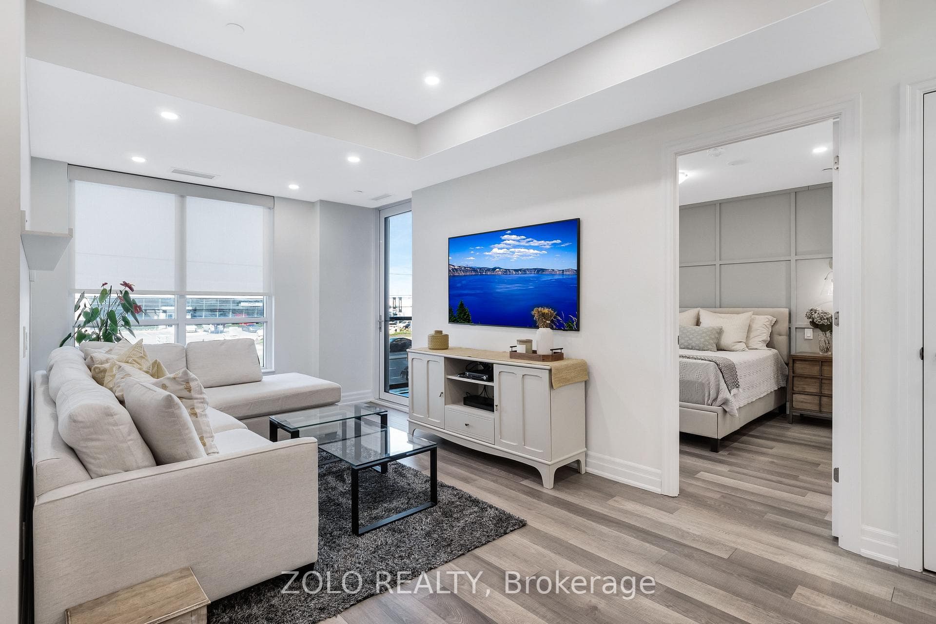 9085 Jane Street Unit 211 photo 9