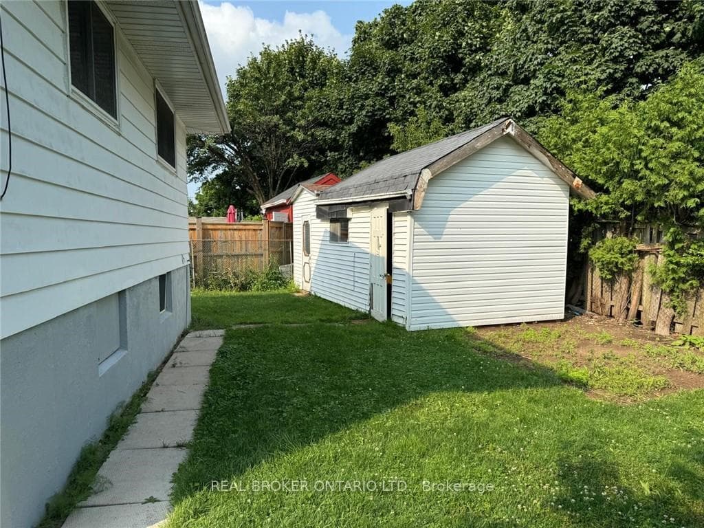 53 Huntsville Street photo 34