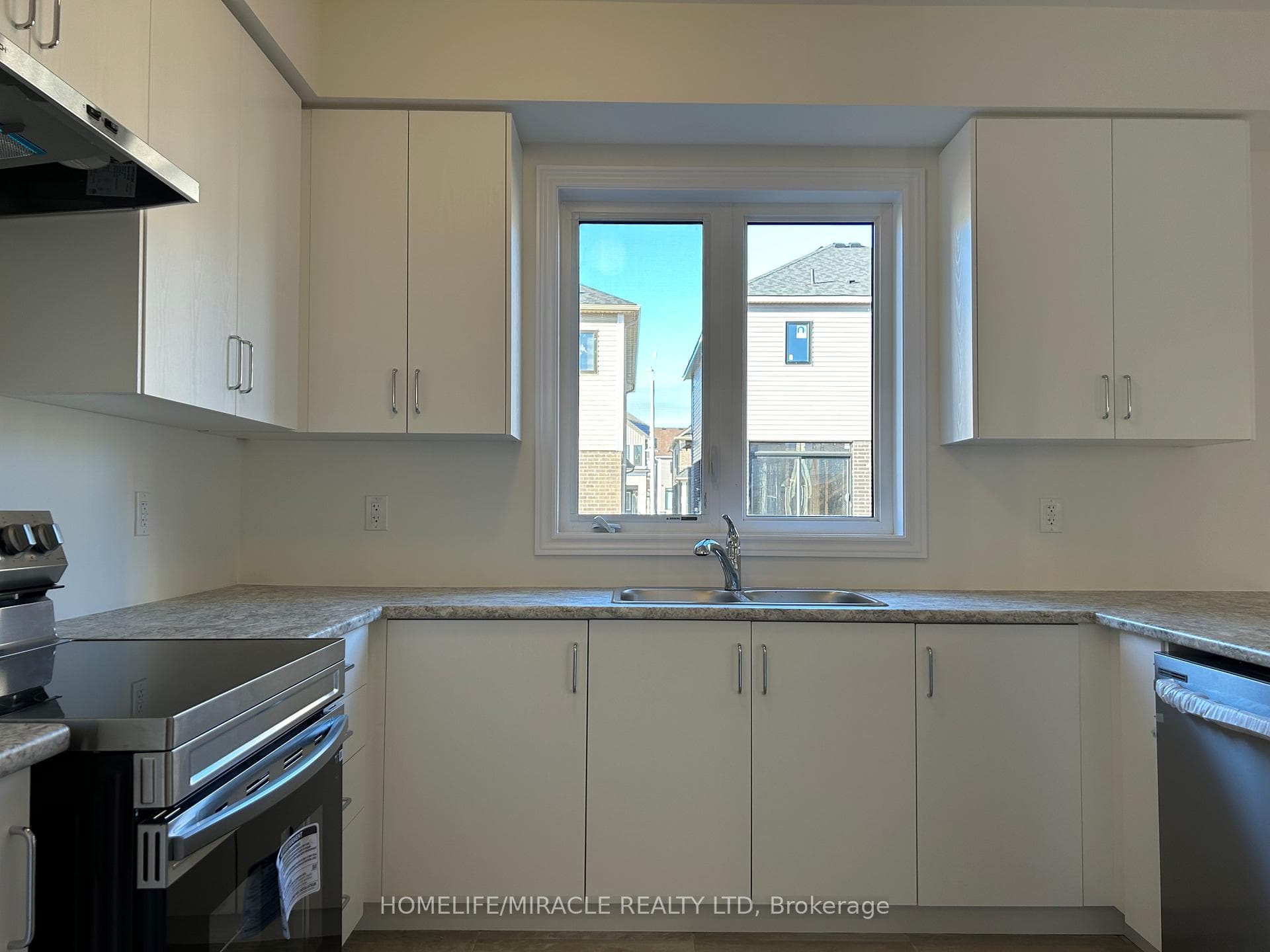 37 Durham Avenue photo 18