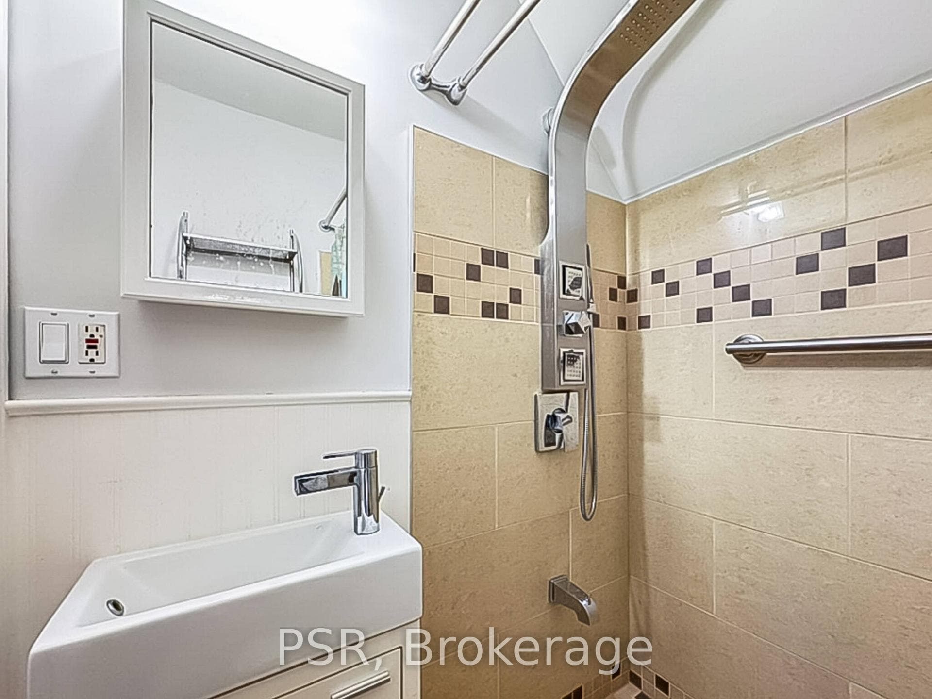 79 Wembley Drive Unit Upper photo 23