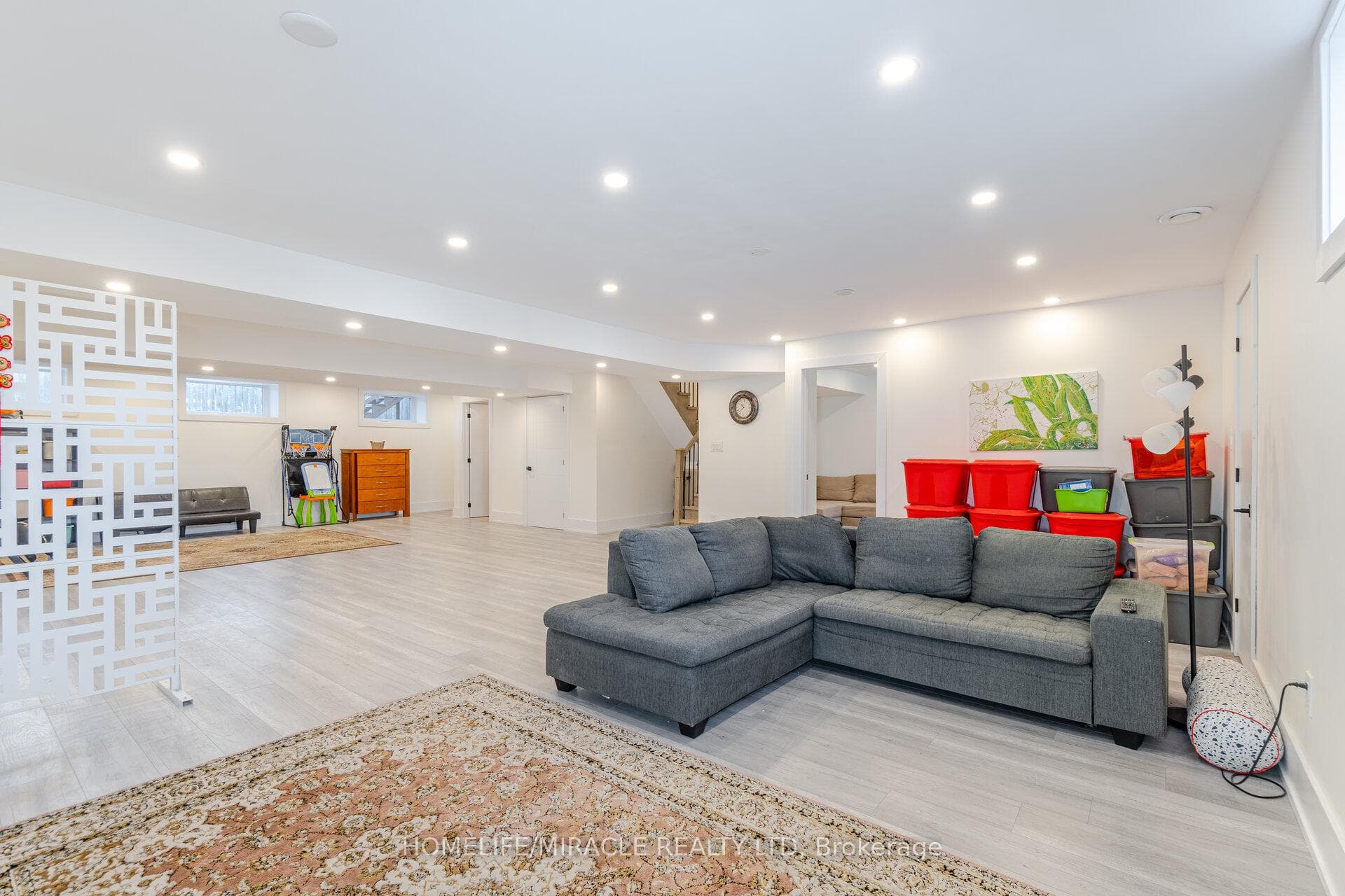 133 Roxborough Road photo 35