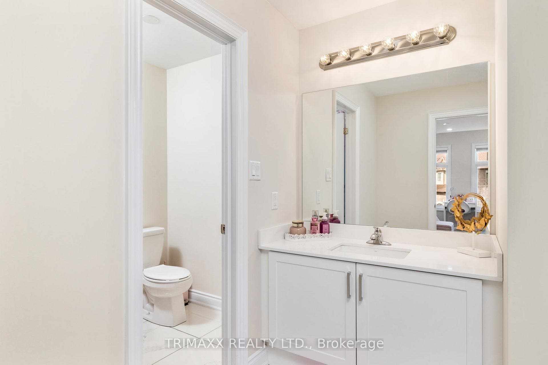 91 Lorne Thomas Place photo 22