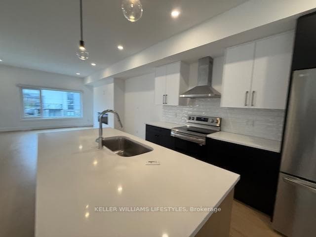 4254 Lismer Lane photo 1