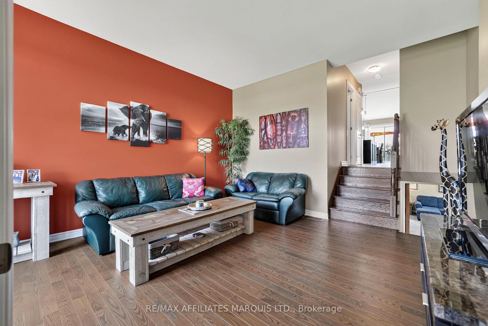 50 Cameron Crescent photo 6