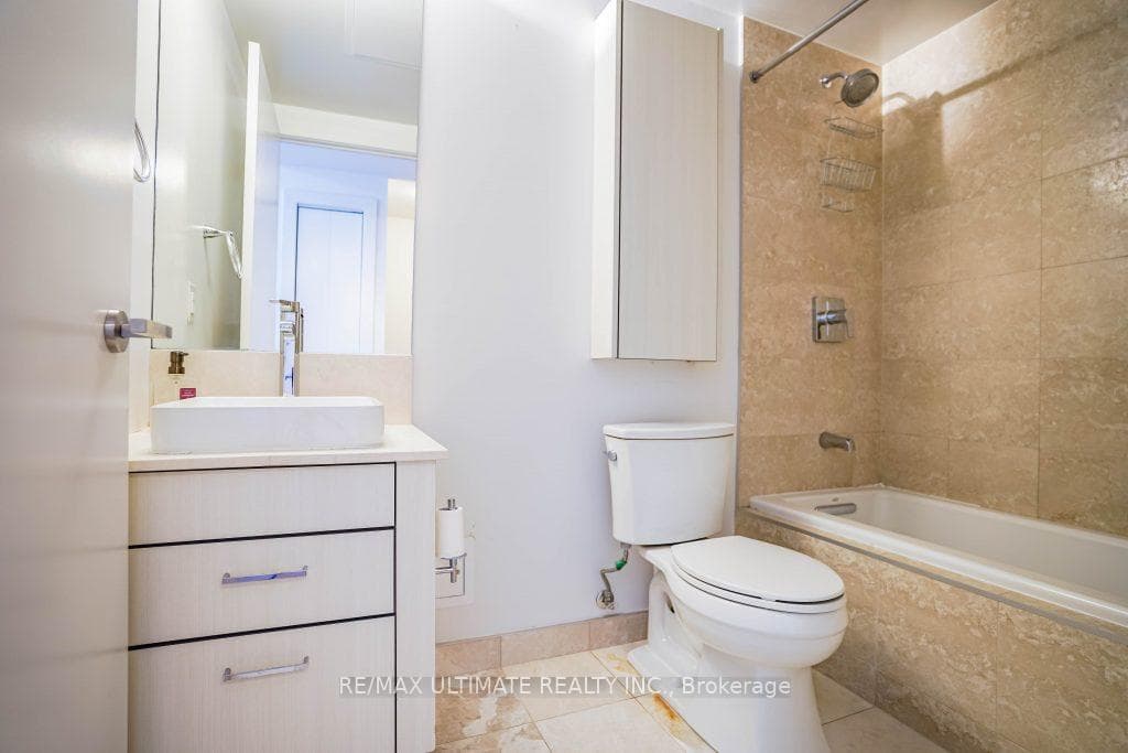 3018 Yonge Street Unit 812 photo 16