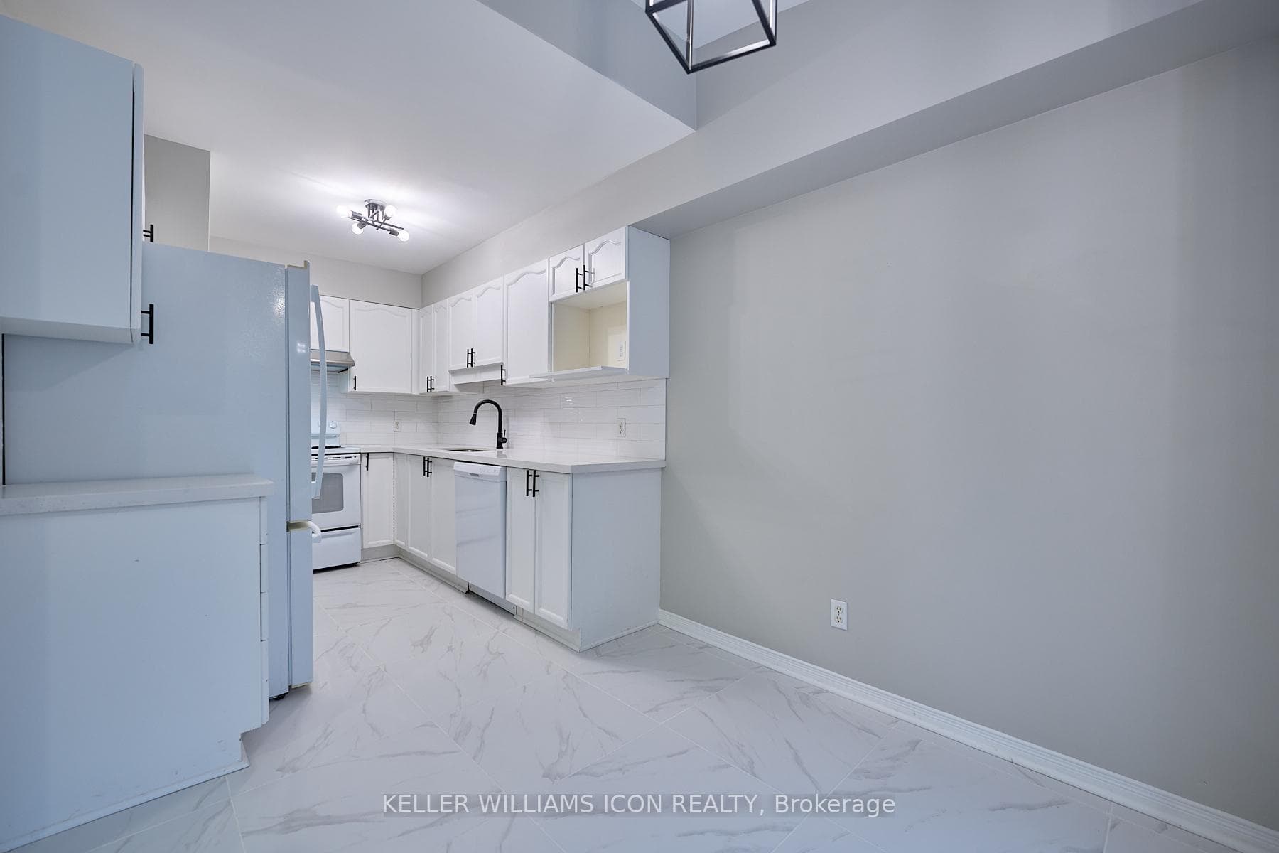 71 Hemlo Crescent photo 18