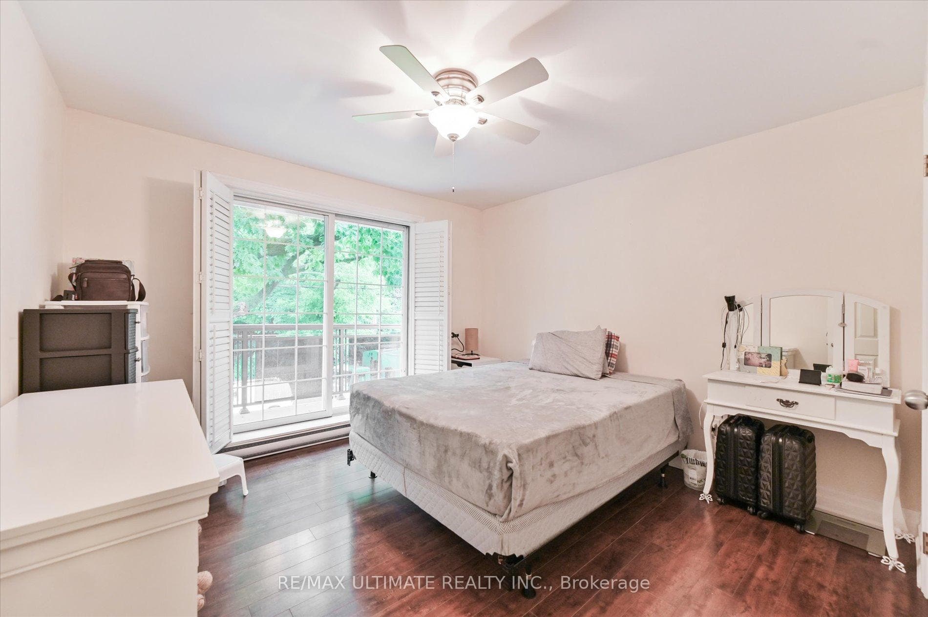 76 Hilldale Road photo 23