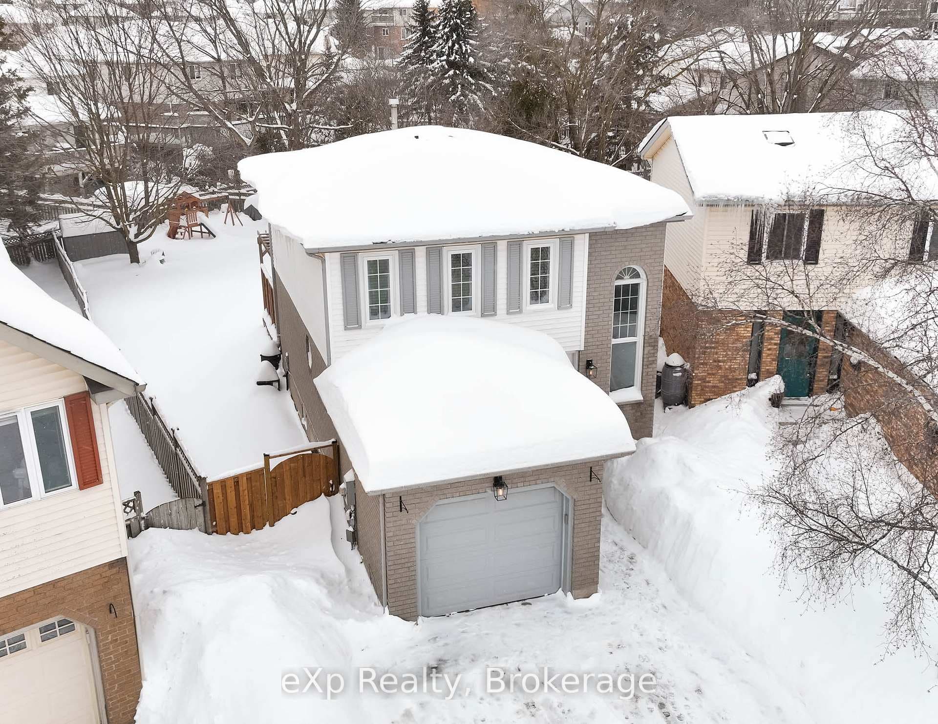 527-A Rosemeadow Crescent photo 4