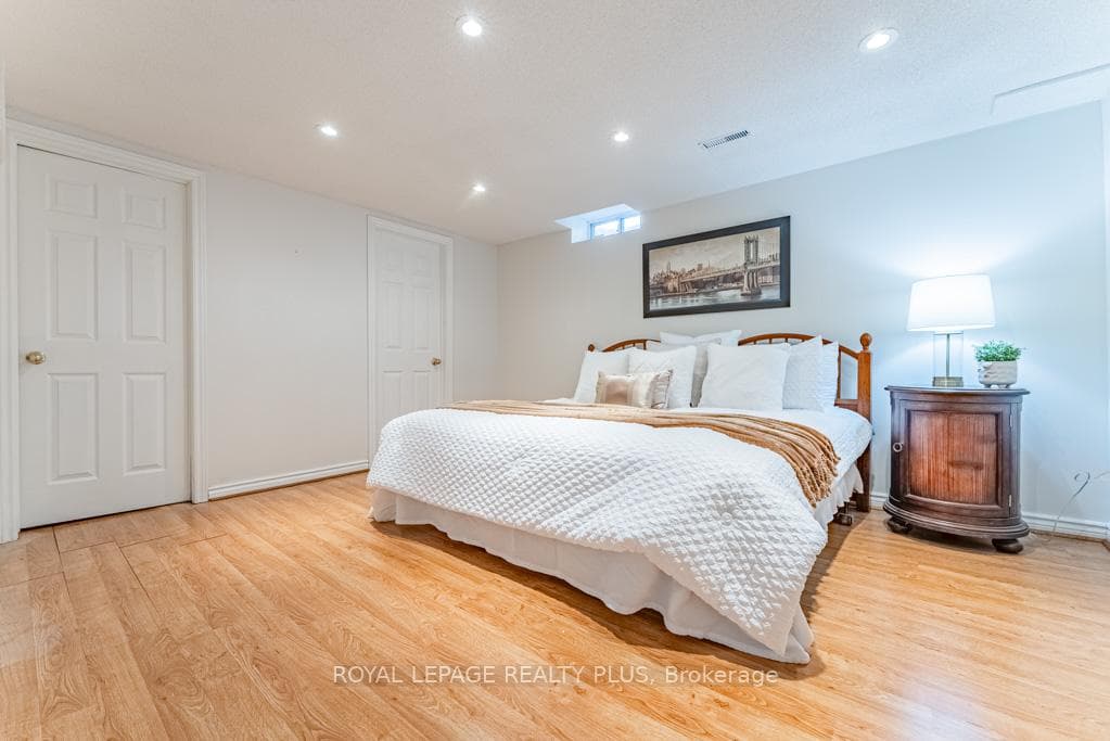 5659 Glen Erin Drive Unit 23 photo 29