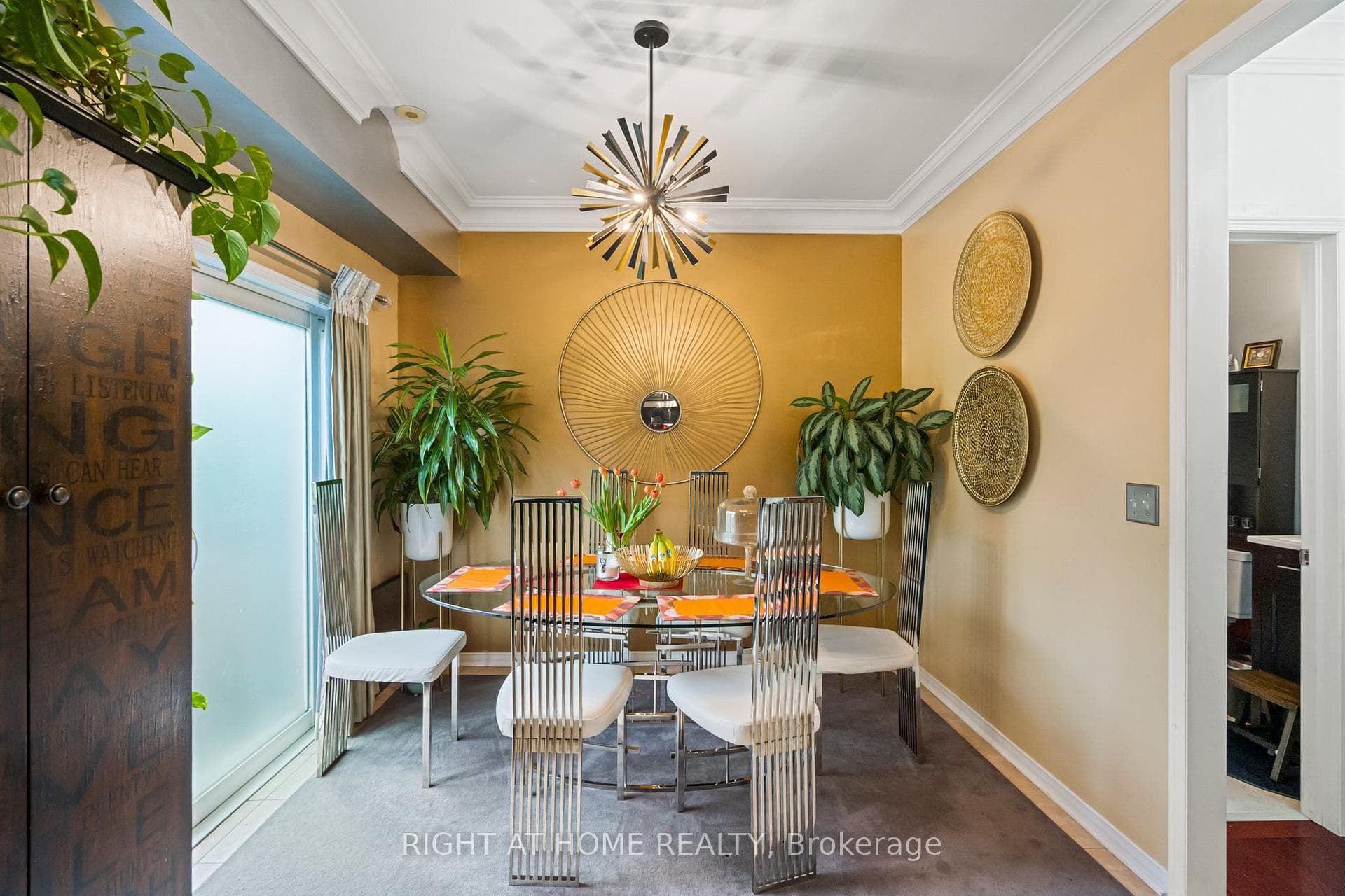 52 Thistlewaite Crescent photo 11
