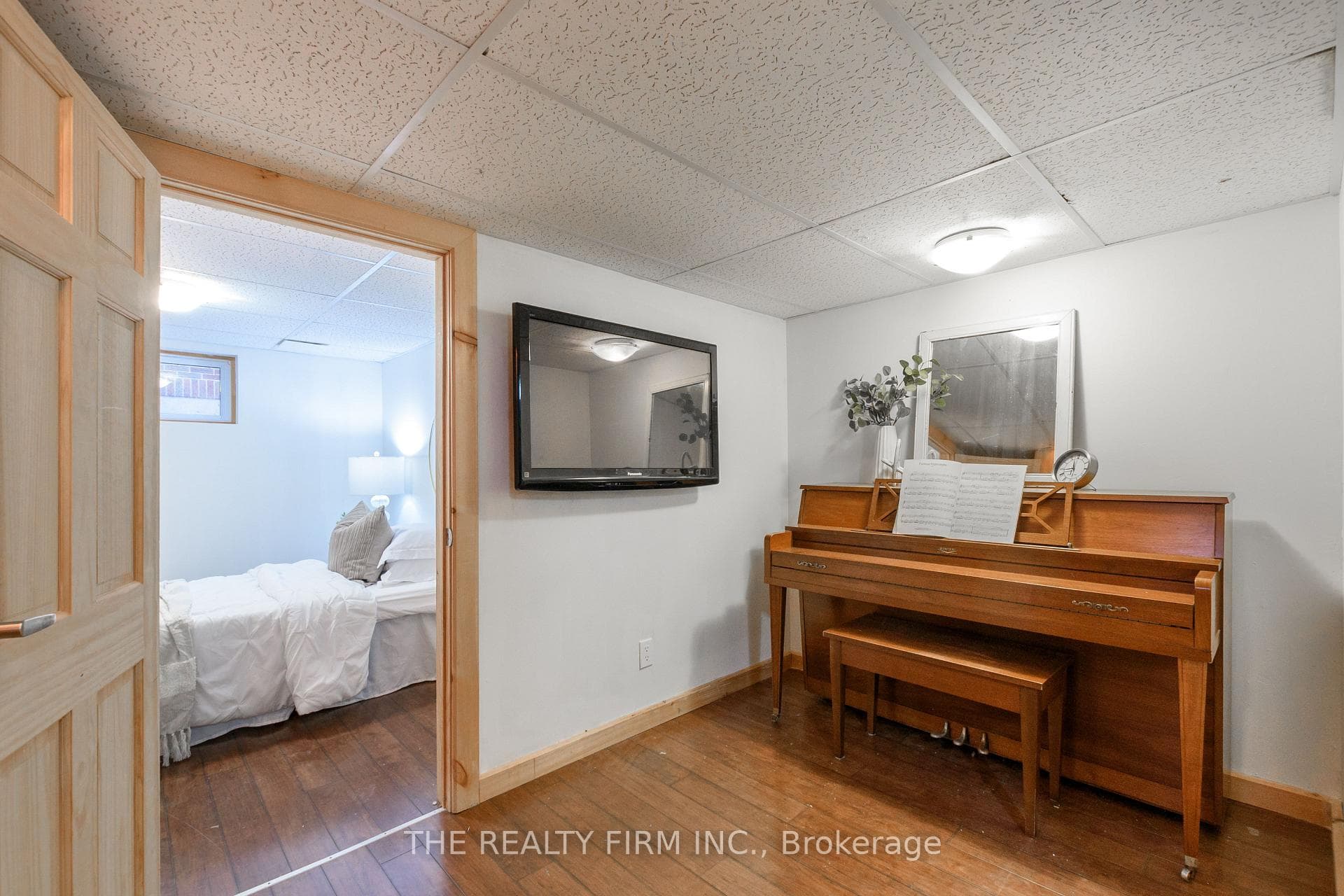 570 Cheapside Street photo 22