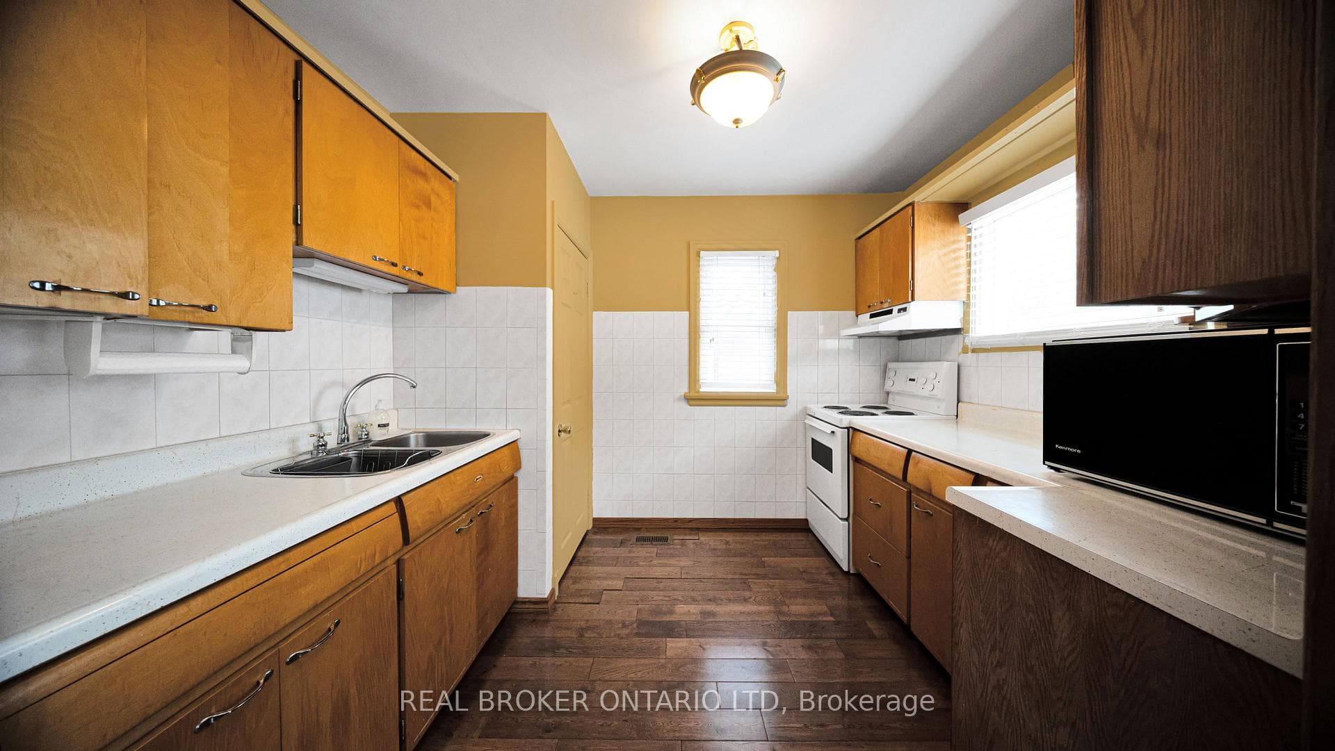 74 Sterling Street photo 9