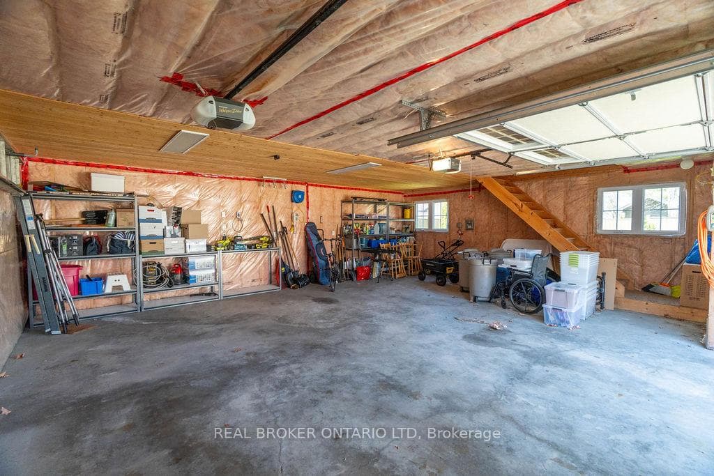 15 Mcleod Crescent photo 36
