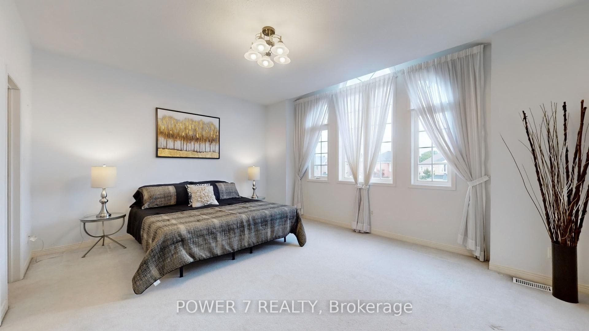 77 Houndsbrook Crescent photo 16