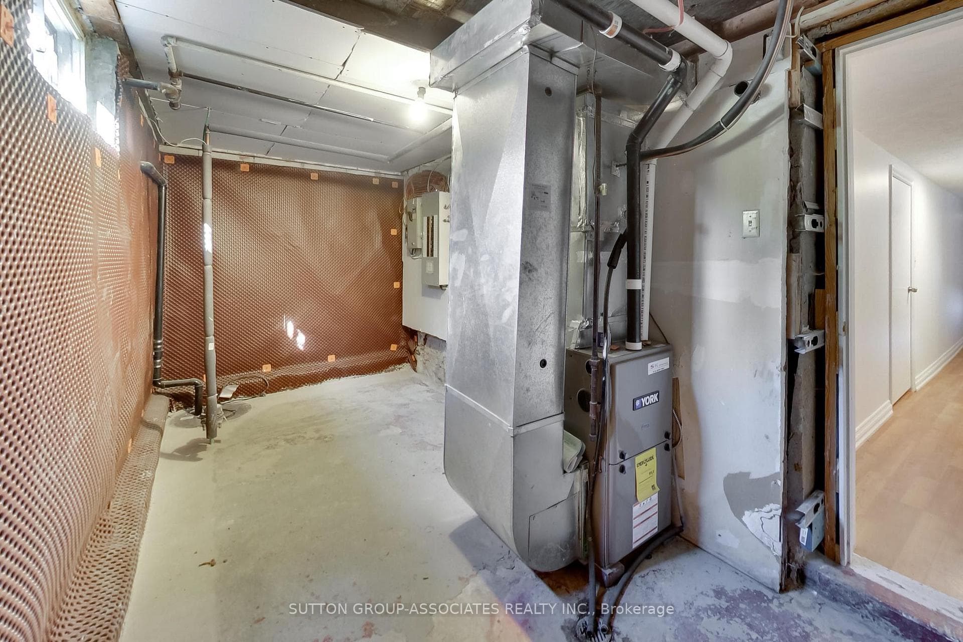 175 Earlsdale Avenue photo 39