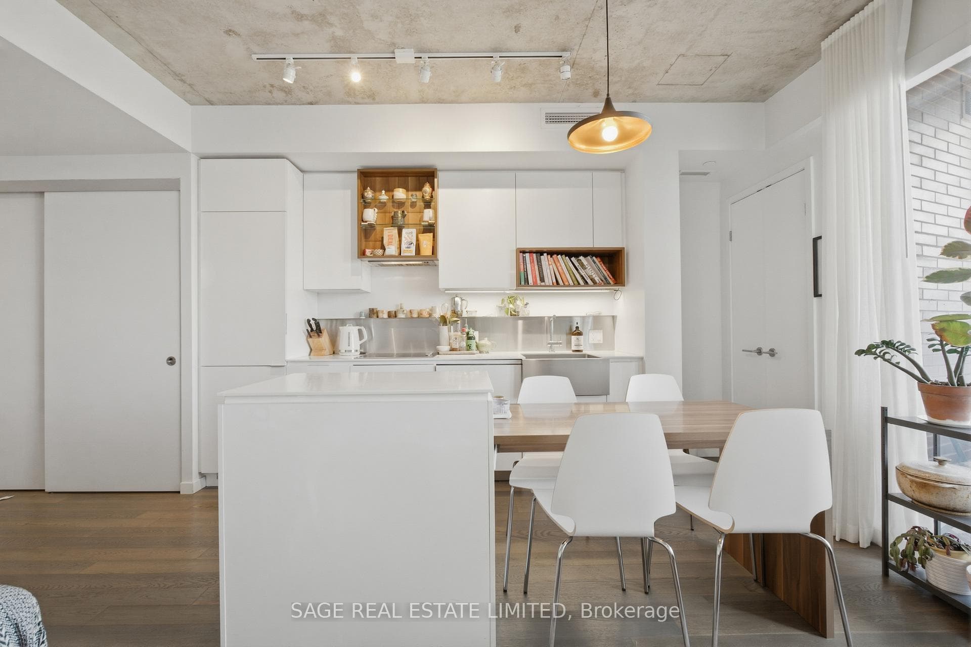 383 Sorauren Avenue Unit 706 photo 12
