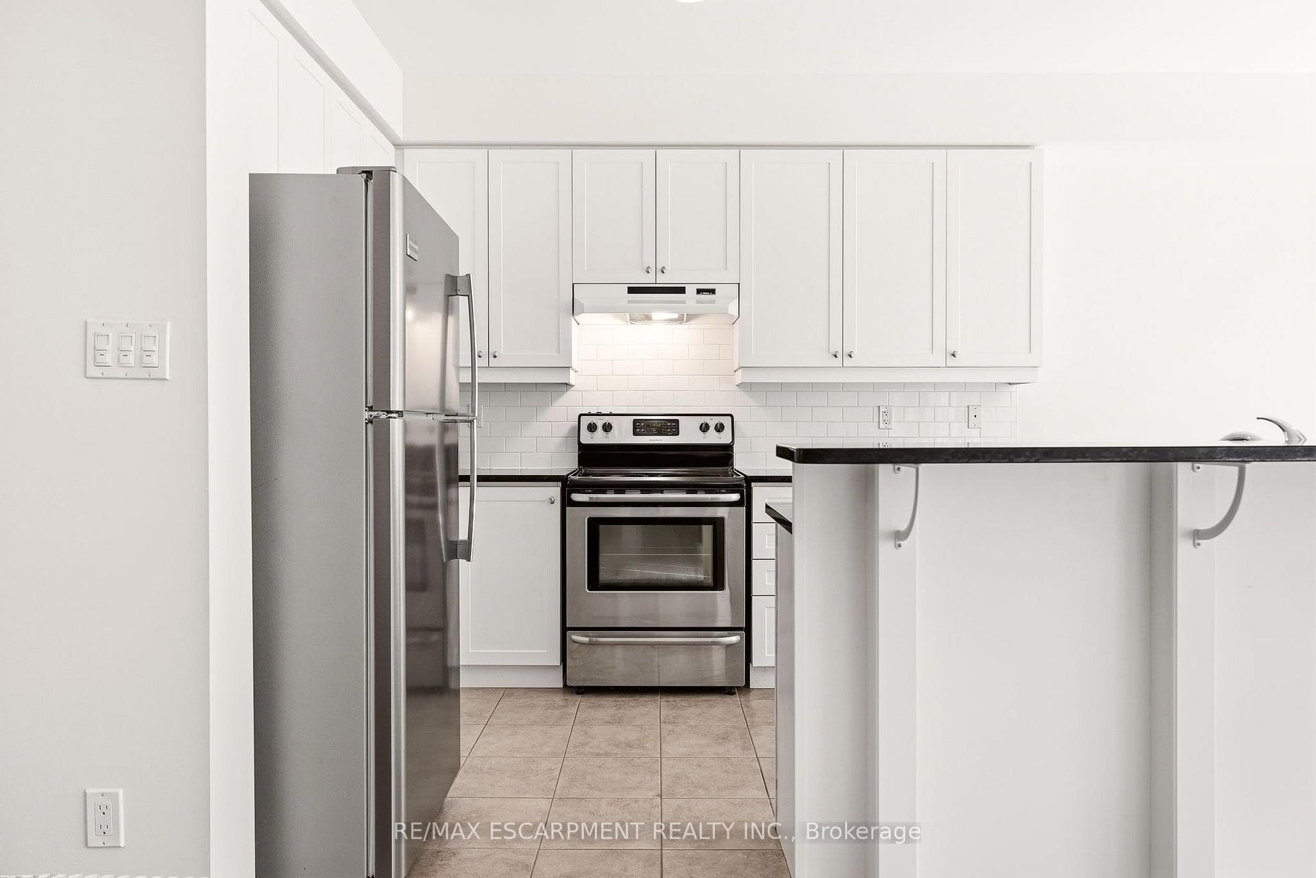 215 Nisbet Boulevard photo 12