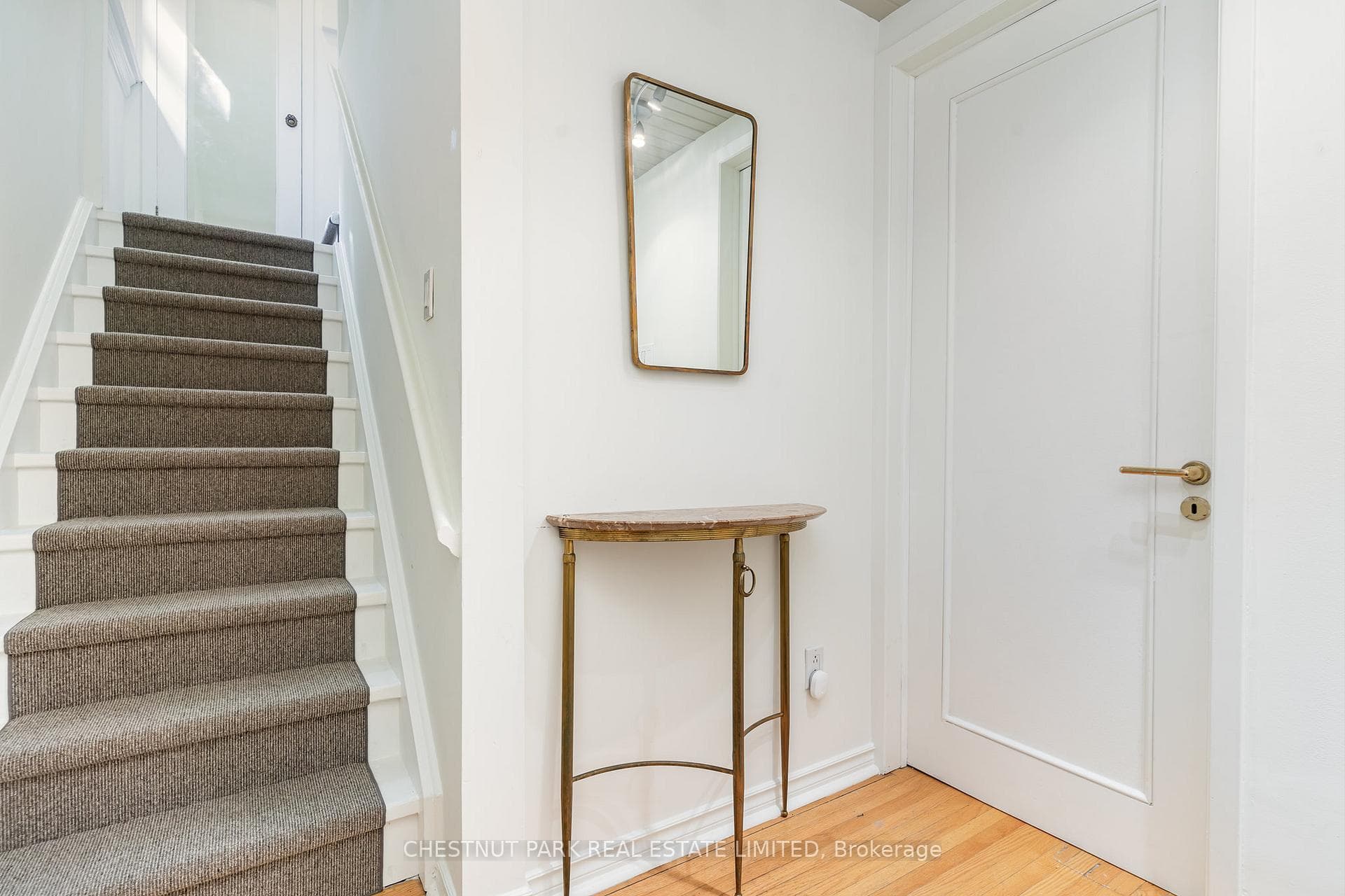 36 Tranby Avenue photo 2