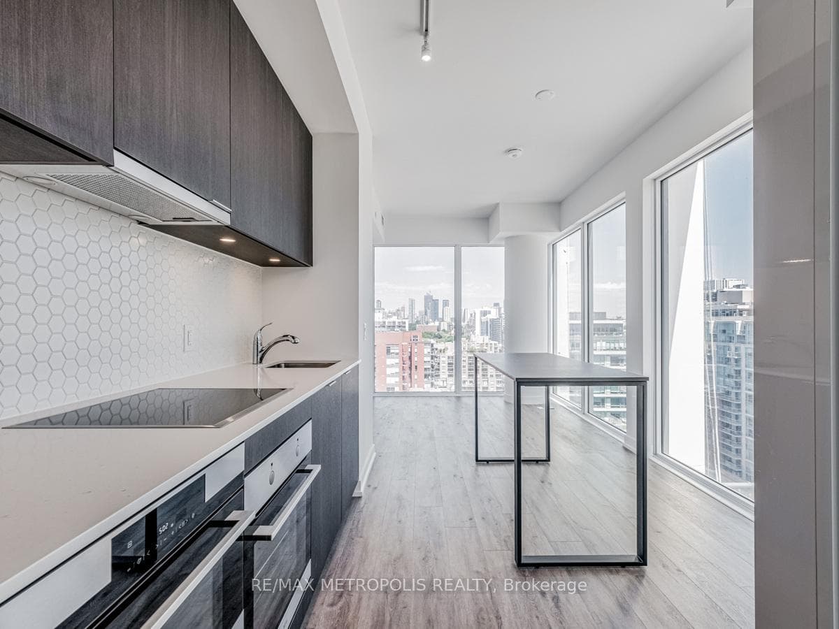 158 Front Street Unit 1508 photo 12