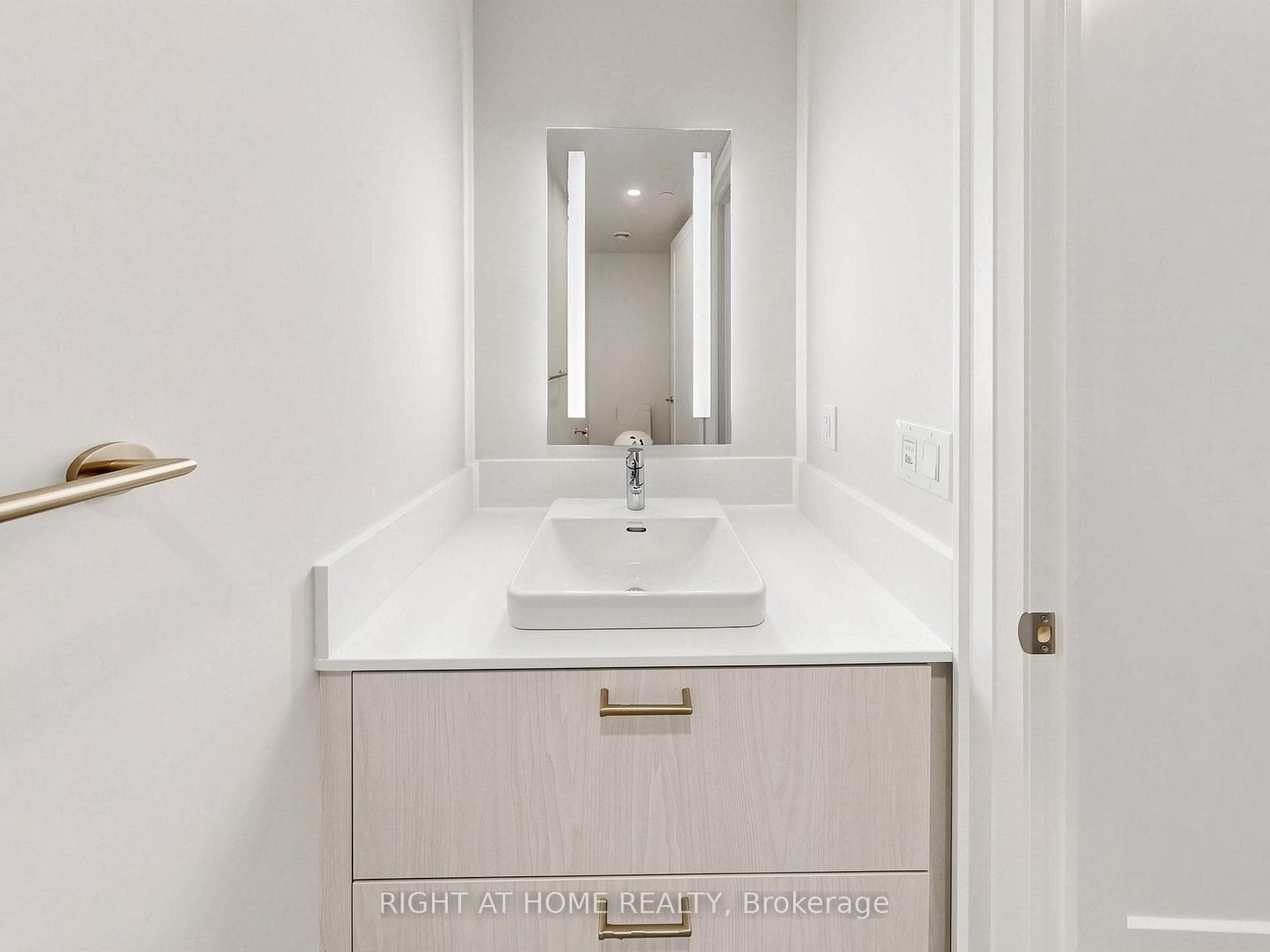 280 Howland Avenue Unit 615 photo 7