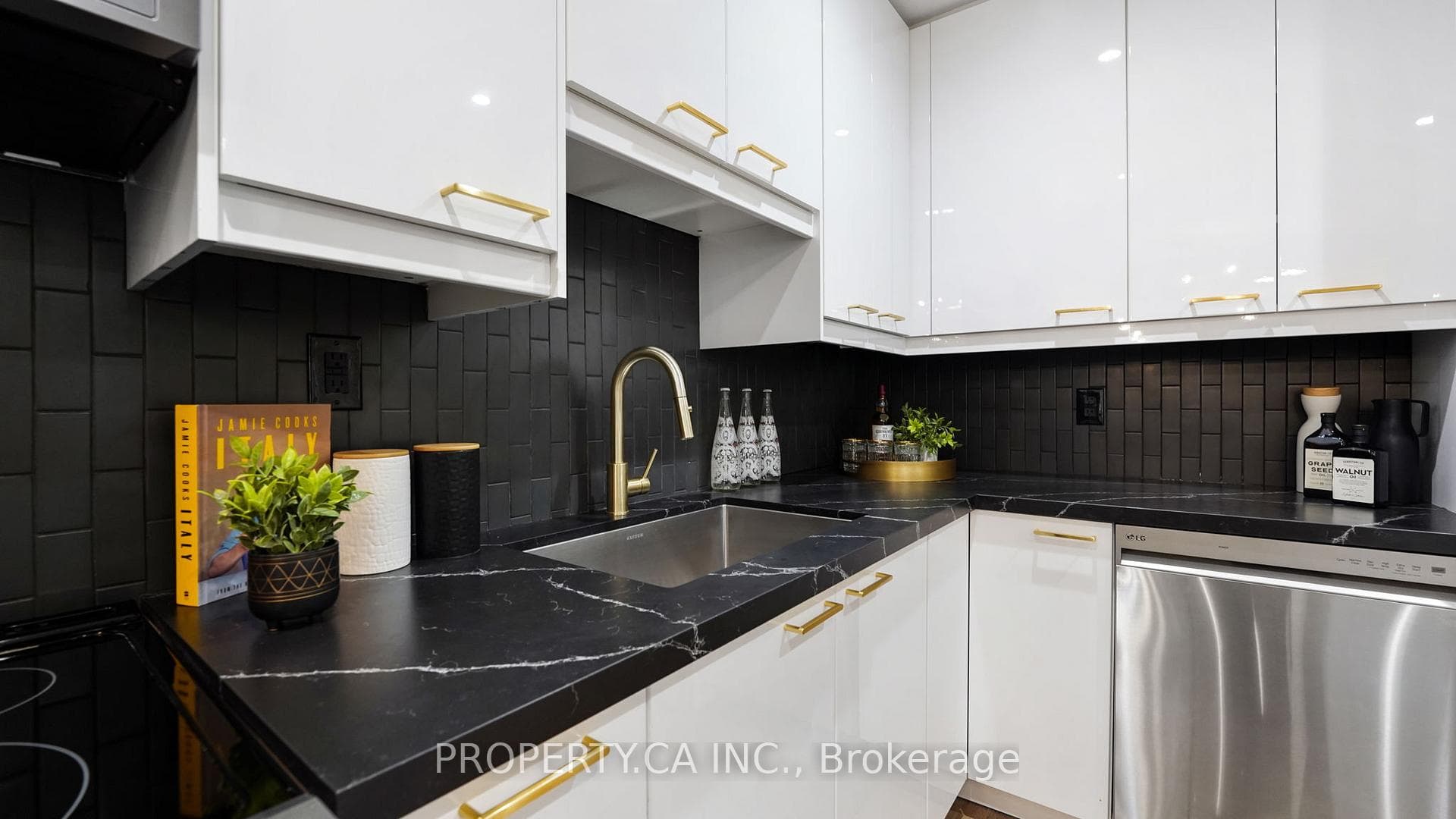 16 B Elgin Street Unit 250 photo 6