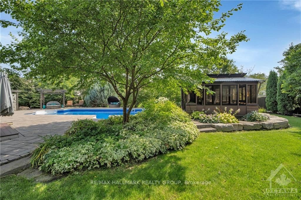 32 BARONESS Drive photo 28