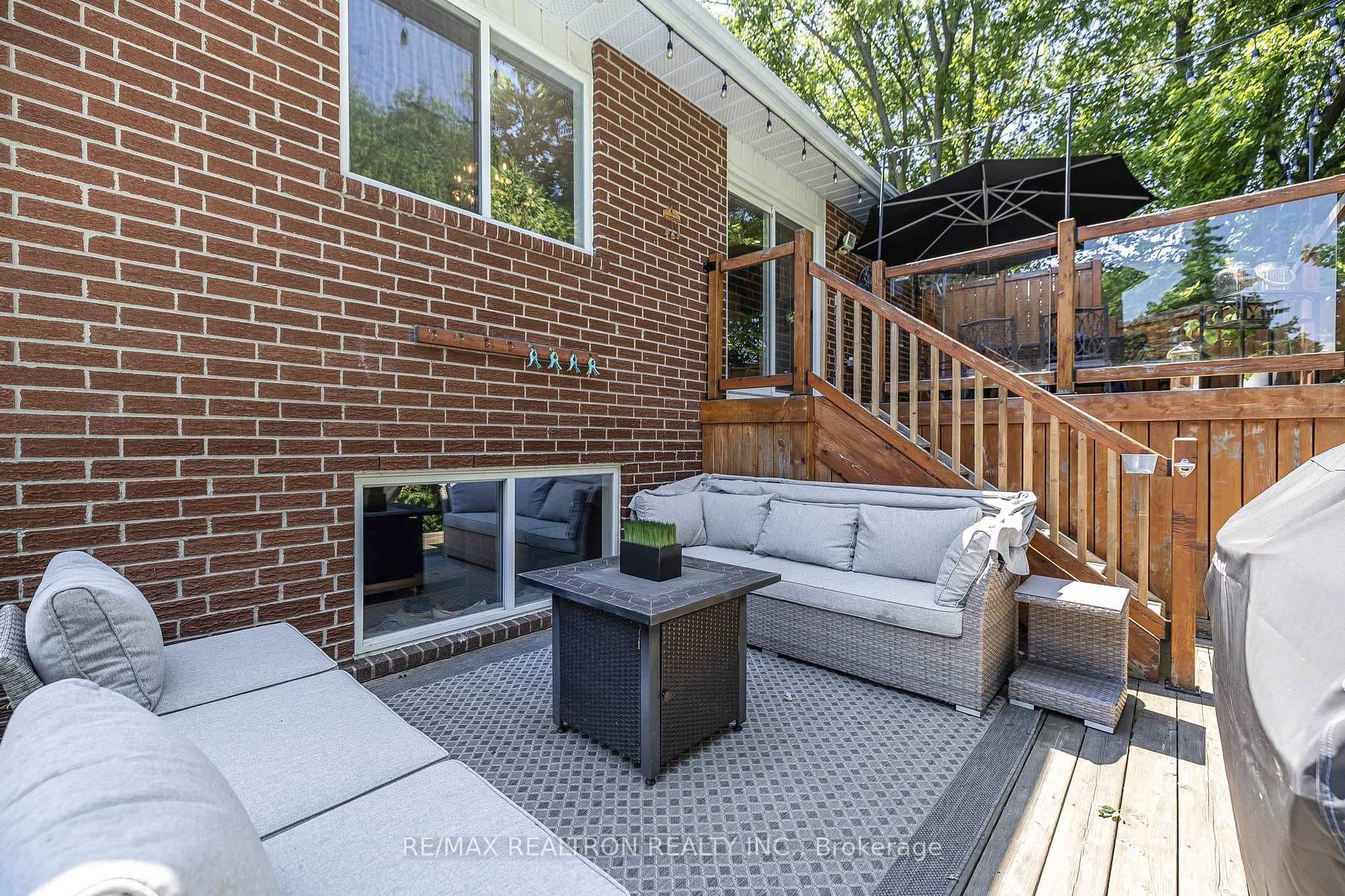 245 Sheffield Street photo 38
