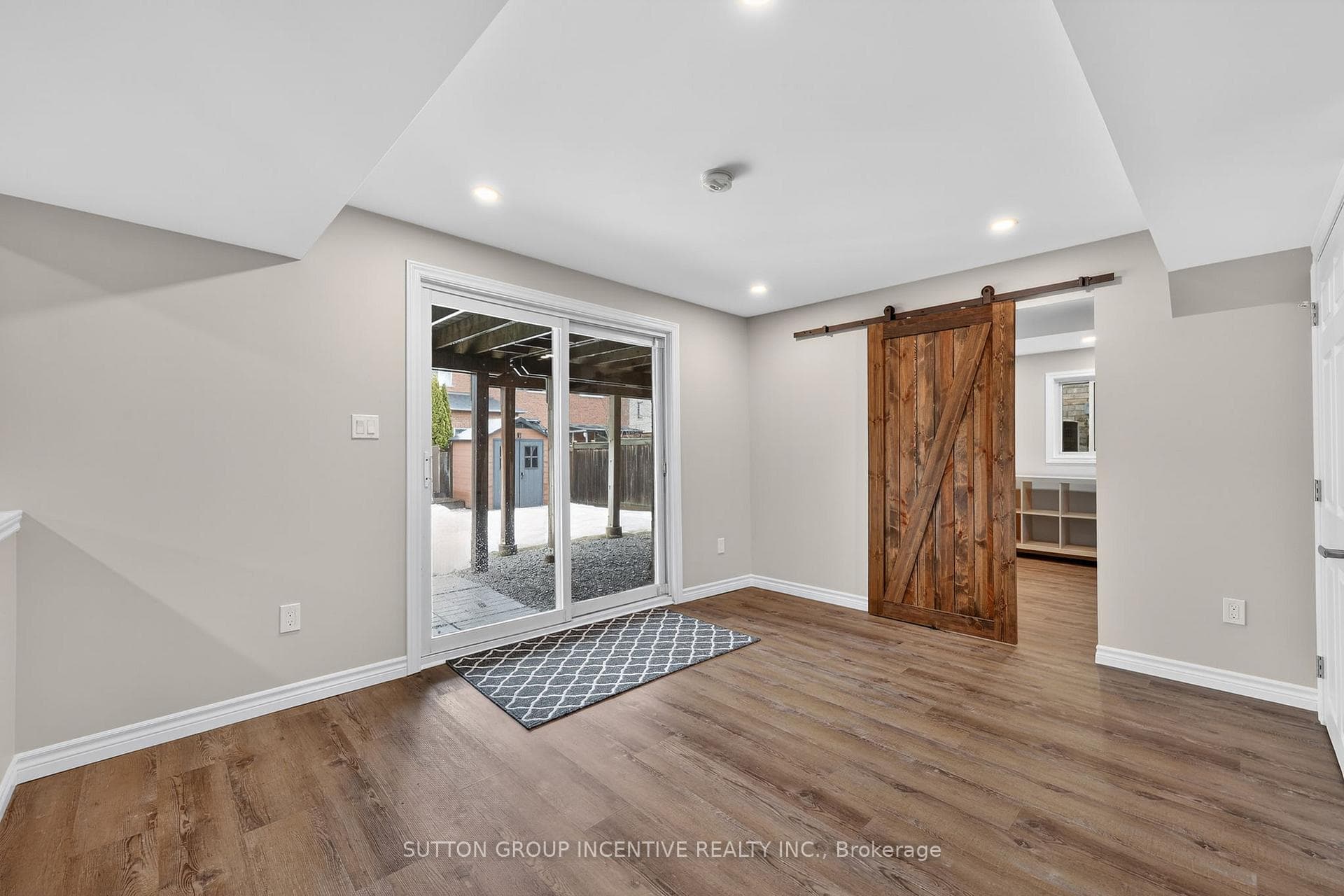 26 Prince Of Wales Drive photo 30