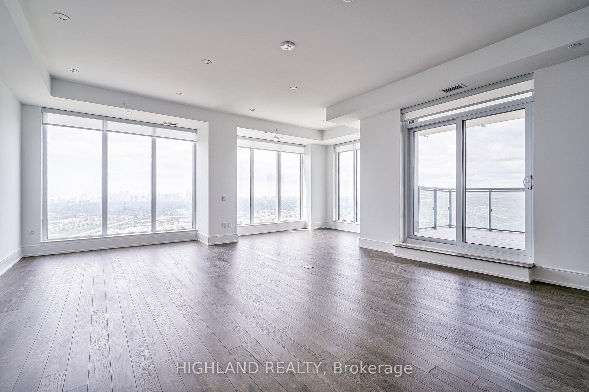 30 Inn On The Park Drive Unit PH10 photo 13