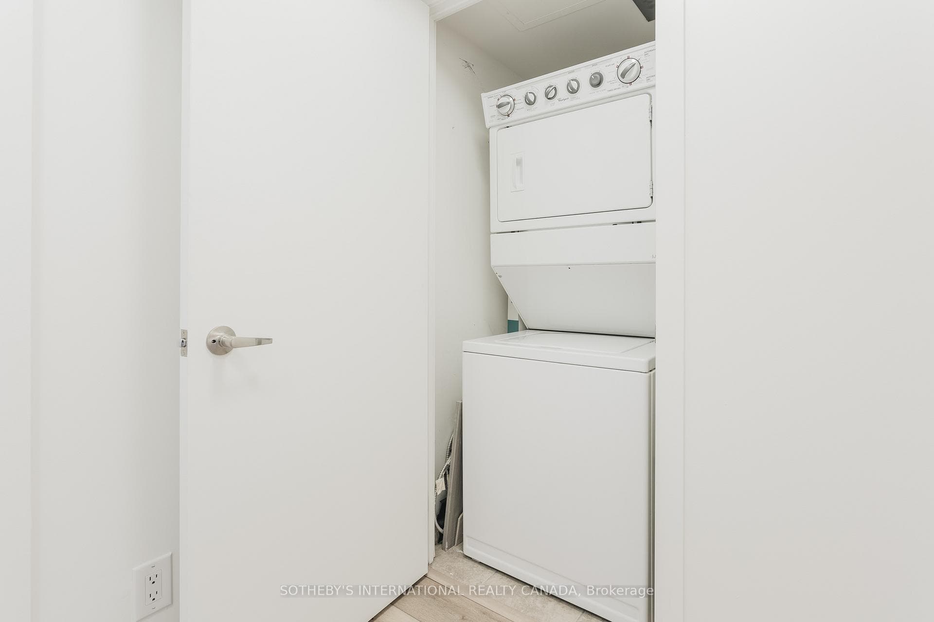 38 Joe Shuster Way Unit 1619 photo 11