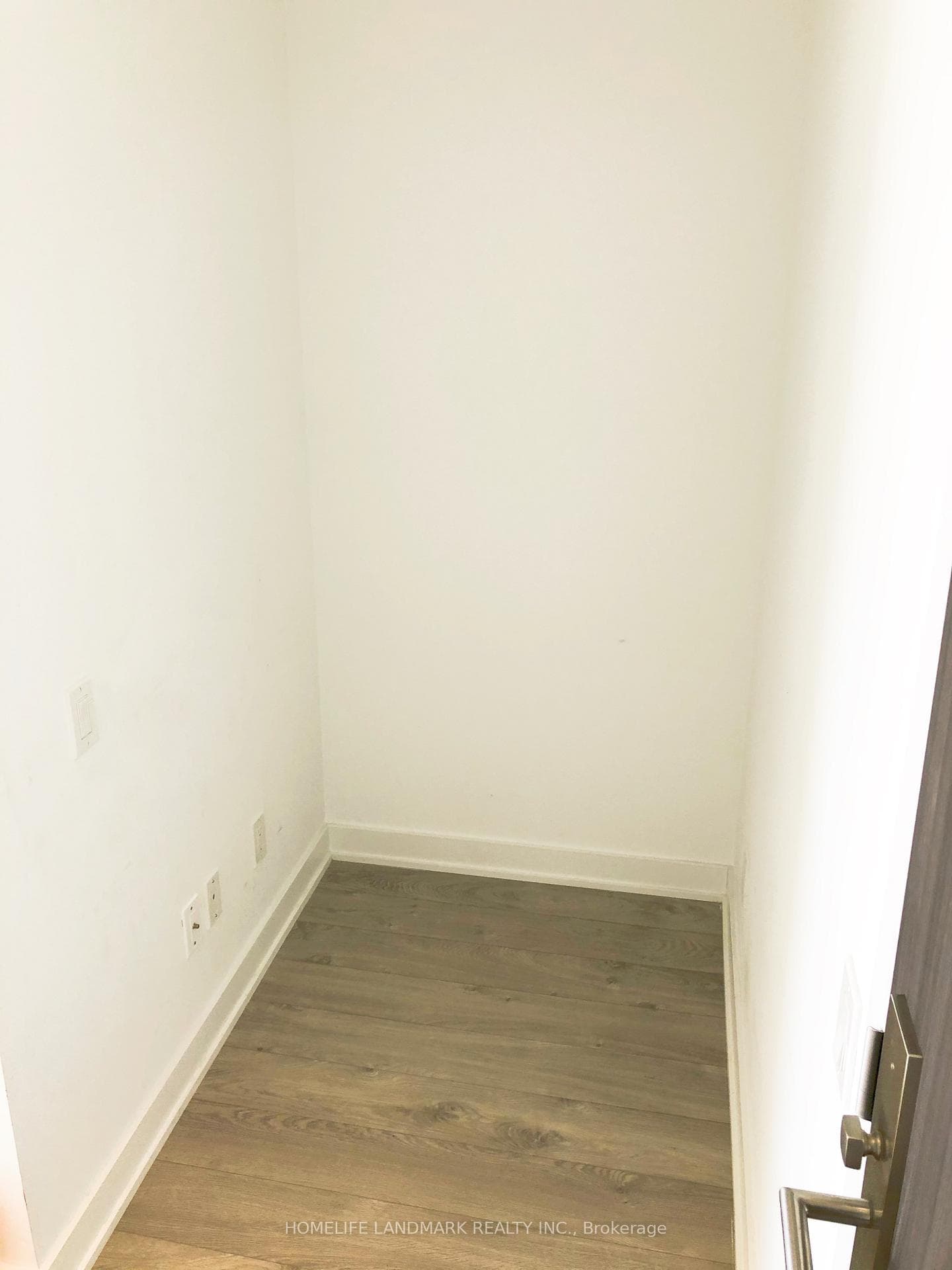 185 Roehampton Avenue Unit 1306 photo 17