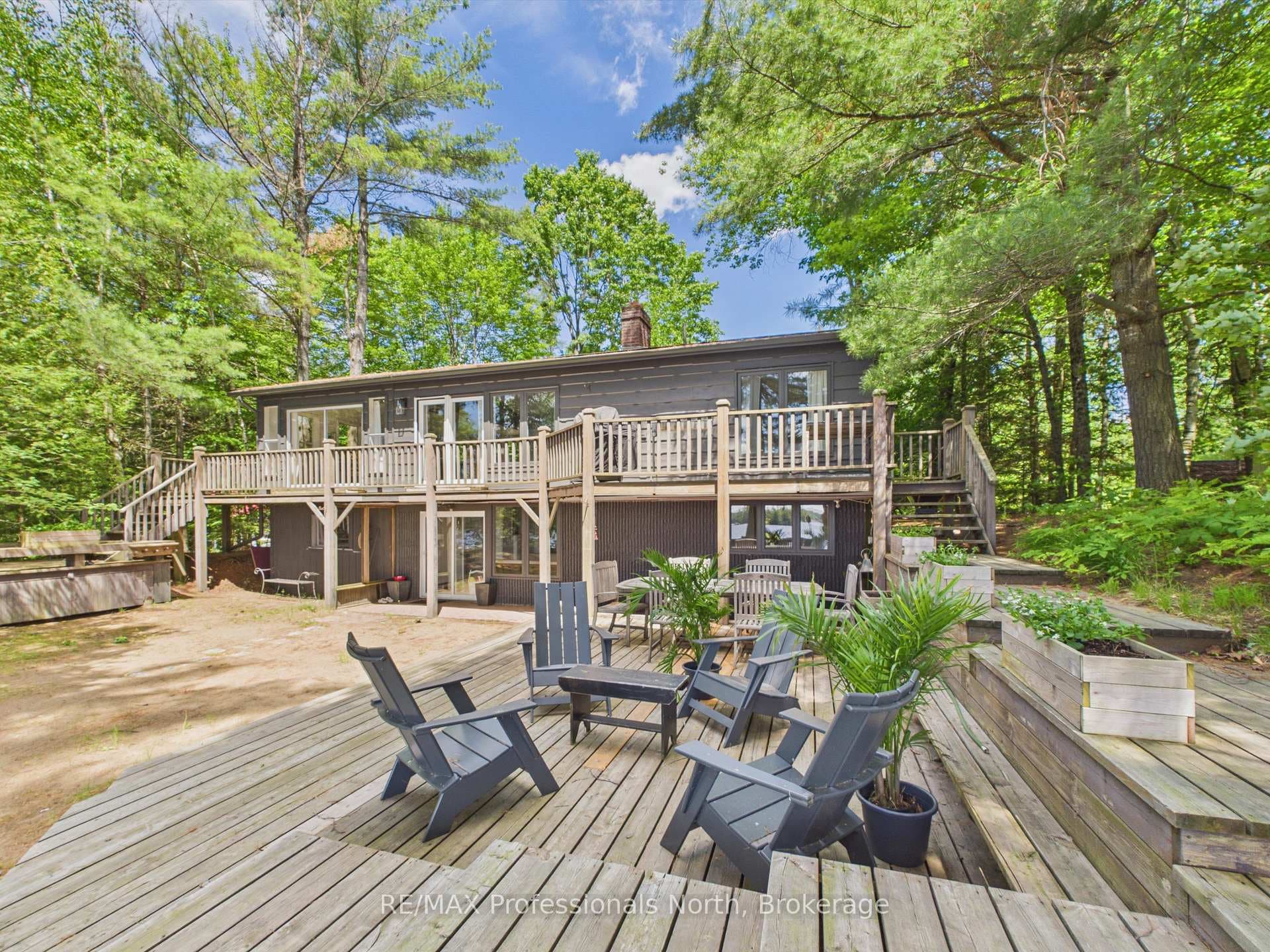 1398 Milne Road photo 1