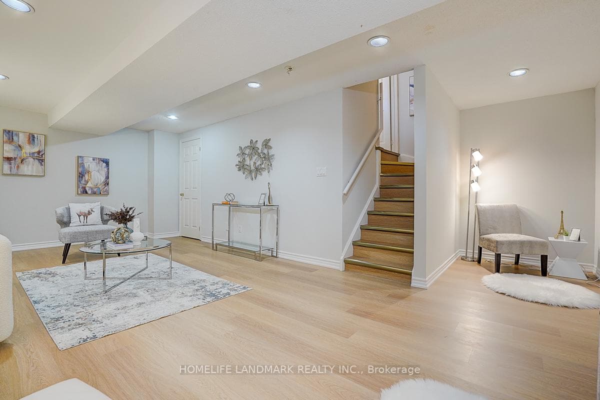 298 Harbord Street photo 37