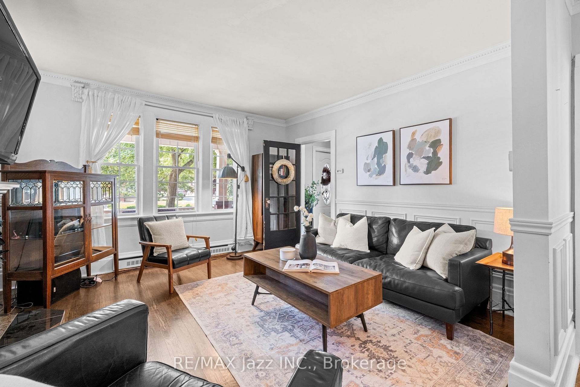 477 Masson Street photo 12