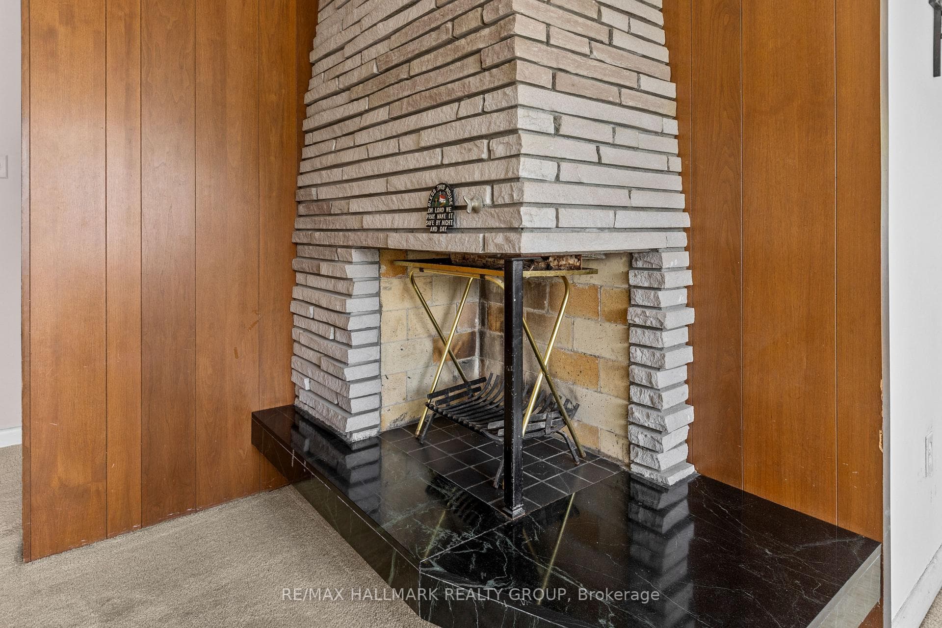 492 Vernon Avenue photo 10