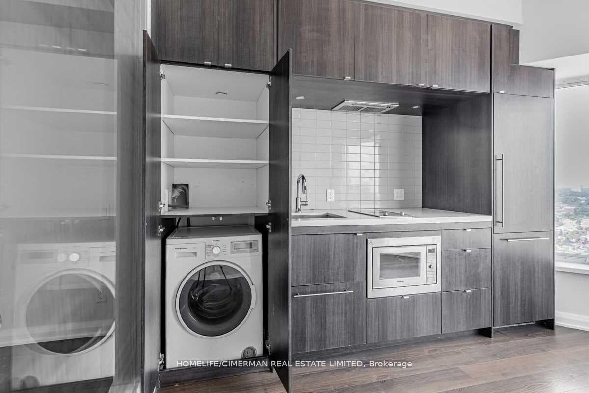 155 Yorkville Avenue Unit 3001 photo 13