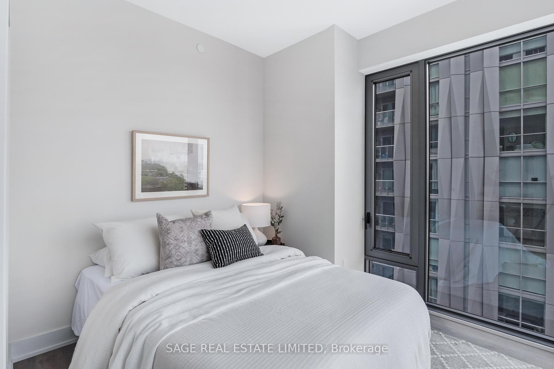 8 Cumberland Street Unit 1608 photo 21