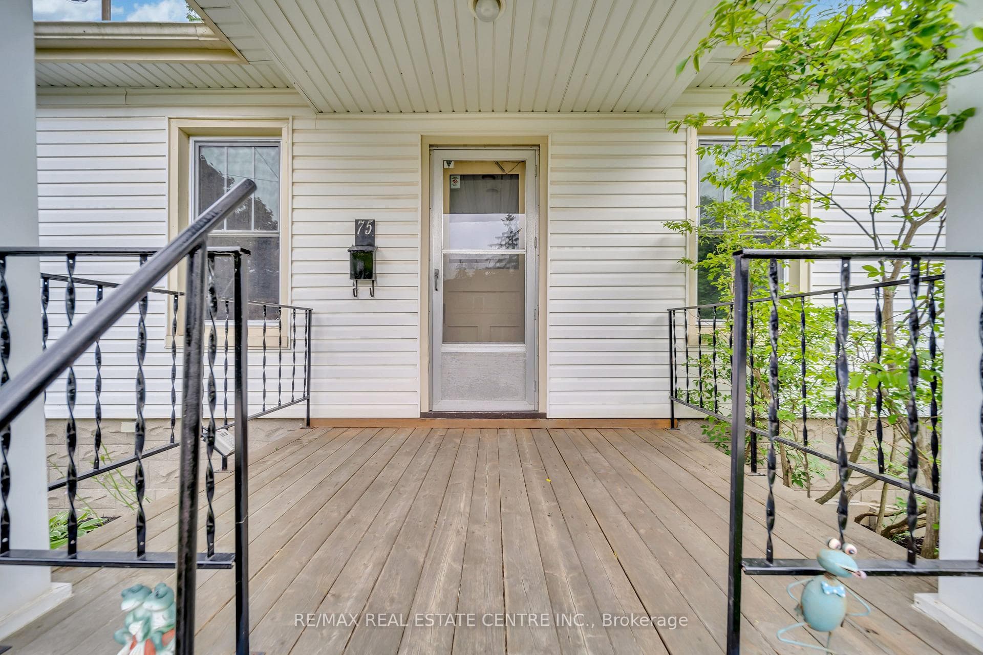75 Selkirk Street photo 5