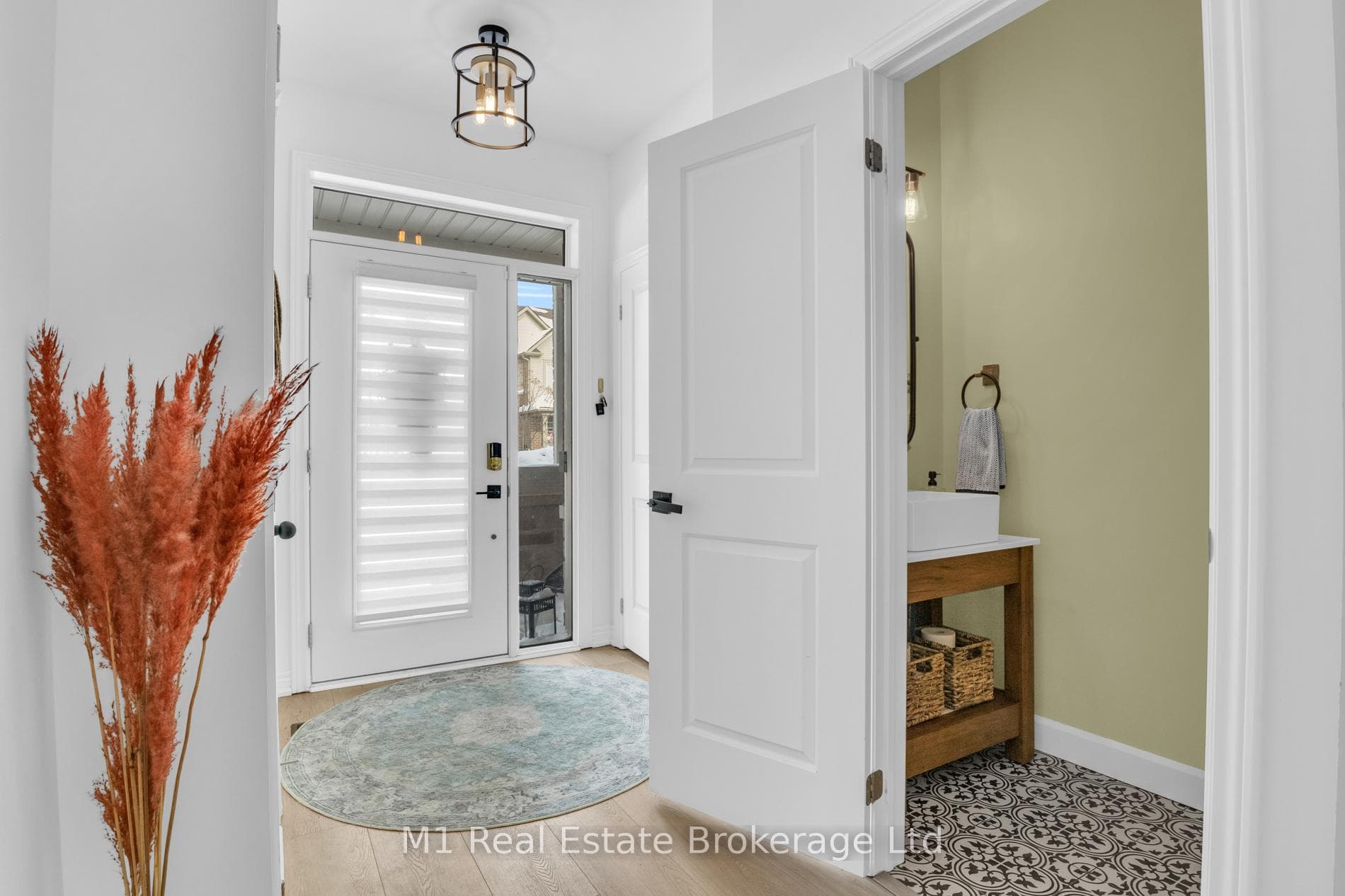 106 Edminston Drive photo 3