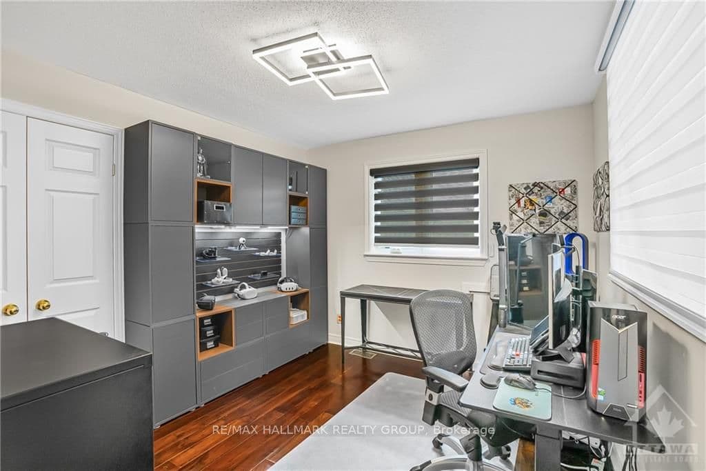 32 BARONESS Drive photo 16