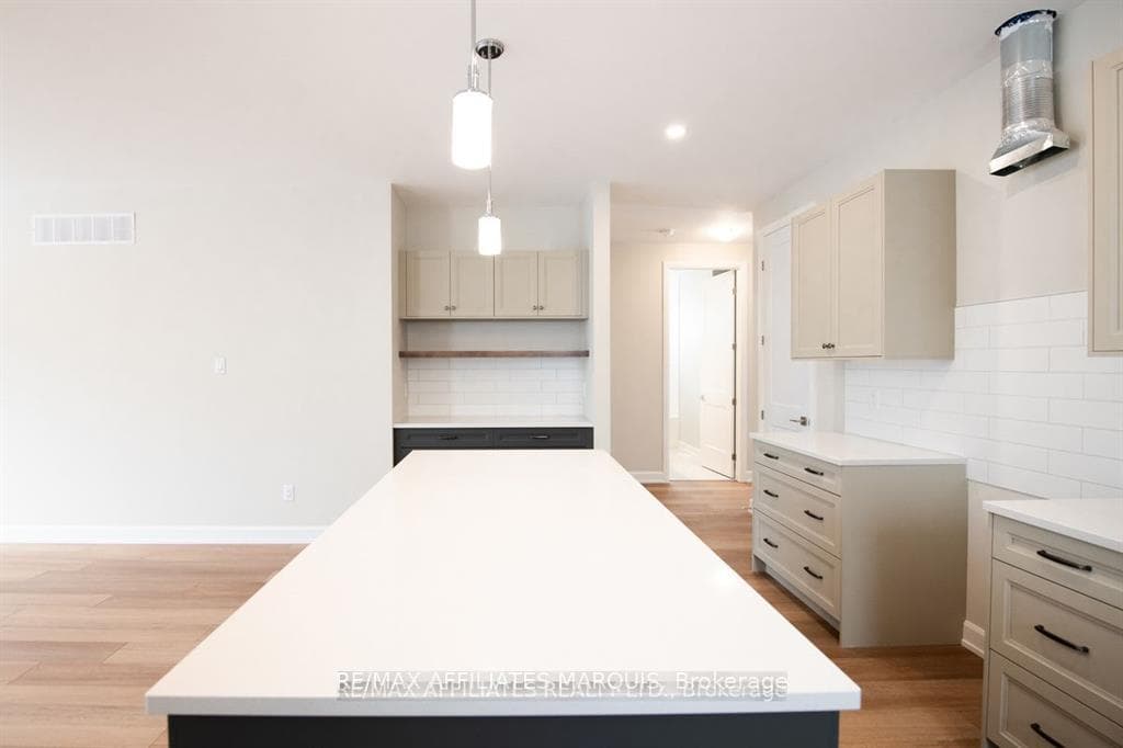 103 RABB Street photo 12