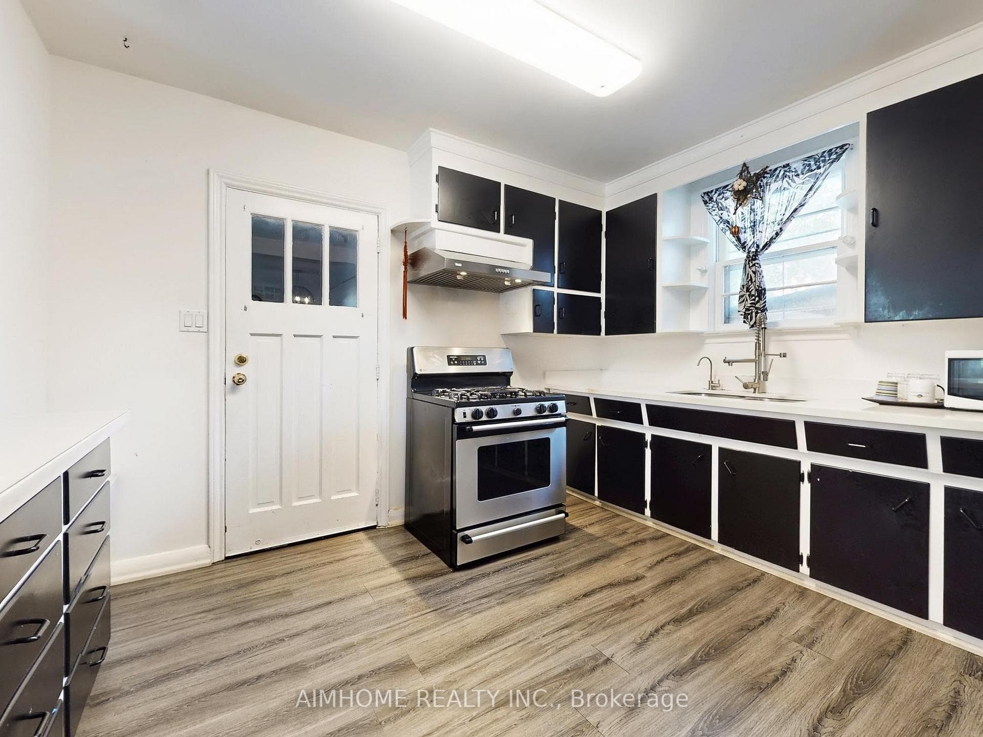 61 Talbot Road photo 7