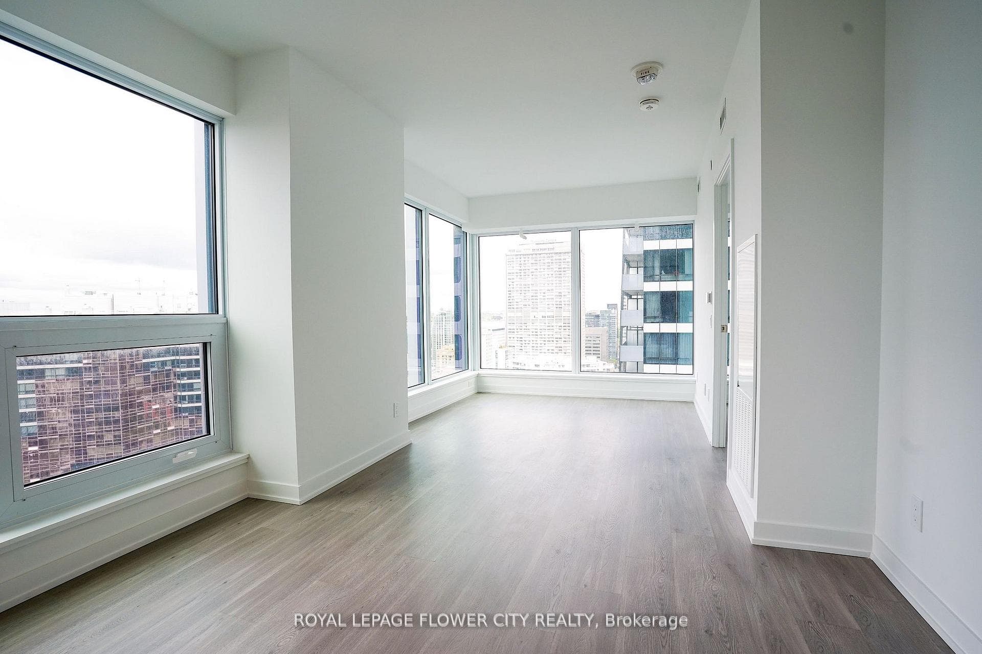 8 Wellesley Street Unit 3903 photo 8